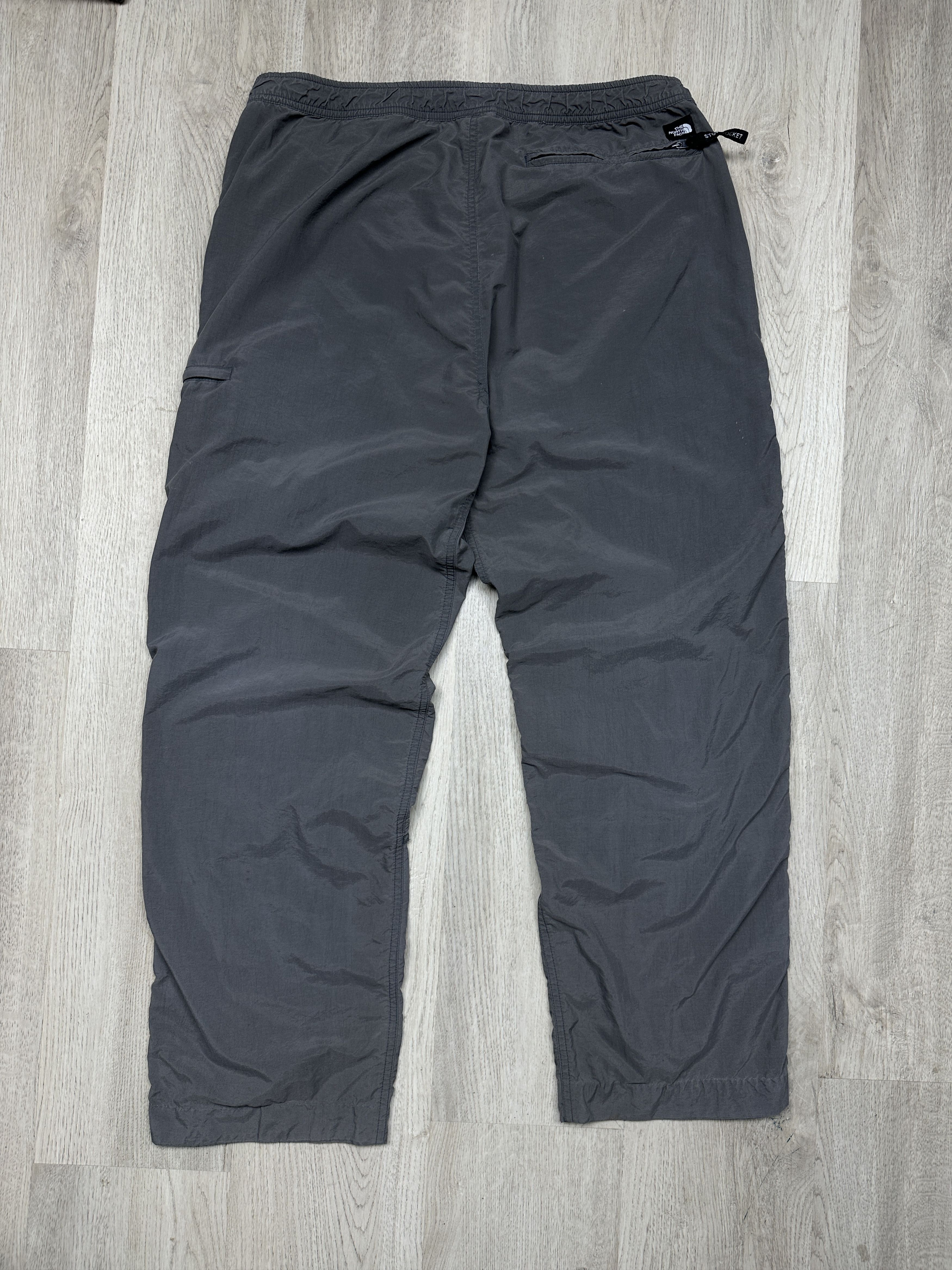 The North Face The North Face Vintage Mens Nylon Cargo Pants TNF Size US 32 / EU 48 - 8 Thumbnail