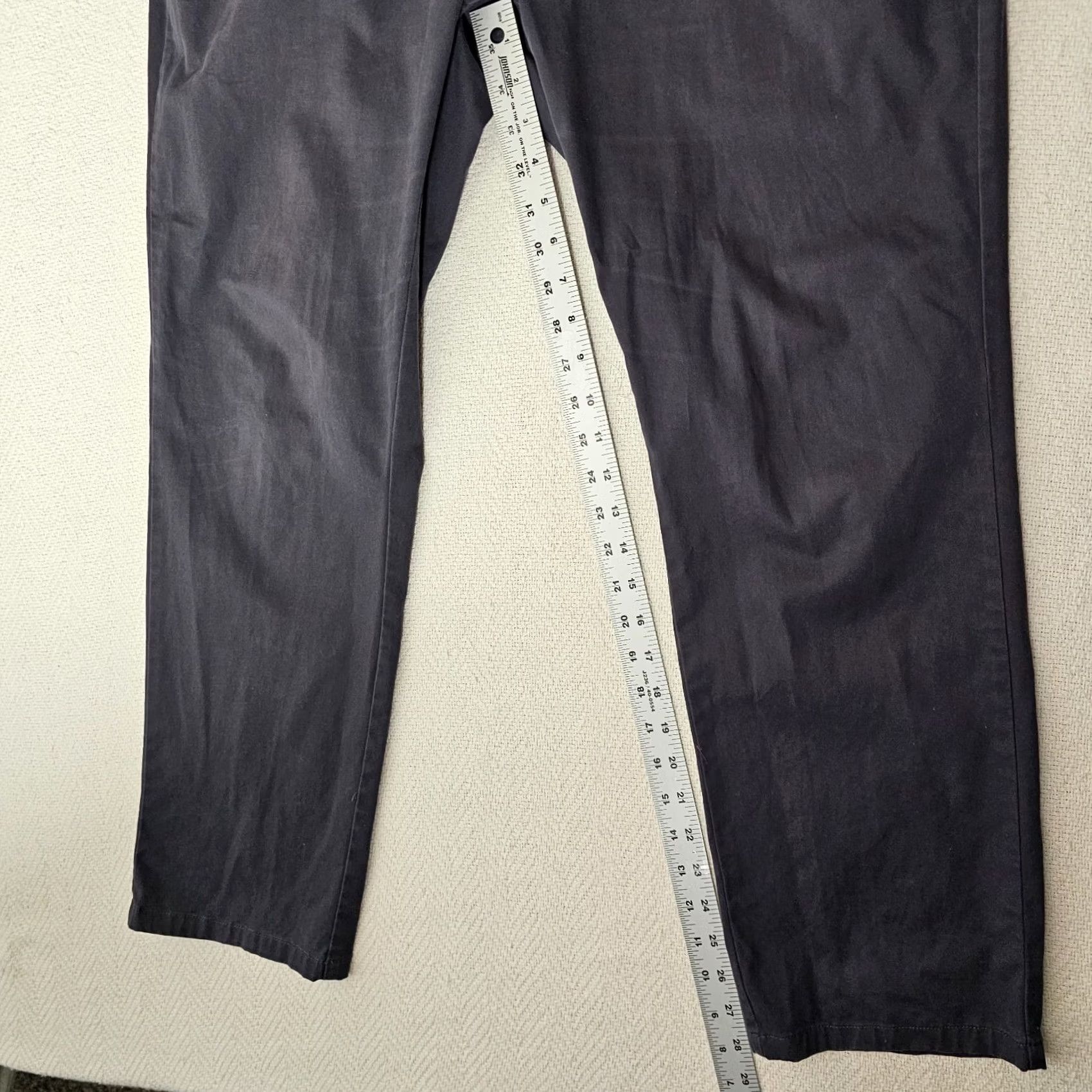 Jos. A. Bank Jos. A. Bank Pants Chino 36x29 Men Gray Flat Front Straight Leg Comfort Easy Care Vintage? No (omit) Regular 29 Inseam Pants Mens Gray Size US 36 / EU 52 - 6 Thumbnail