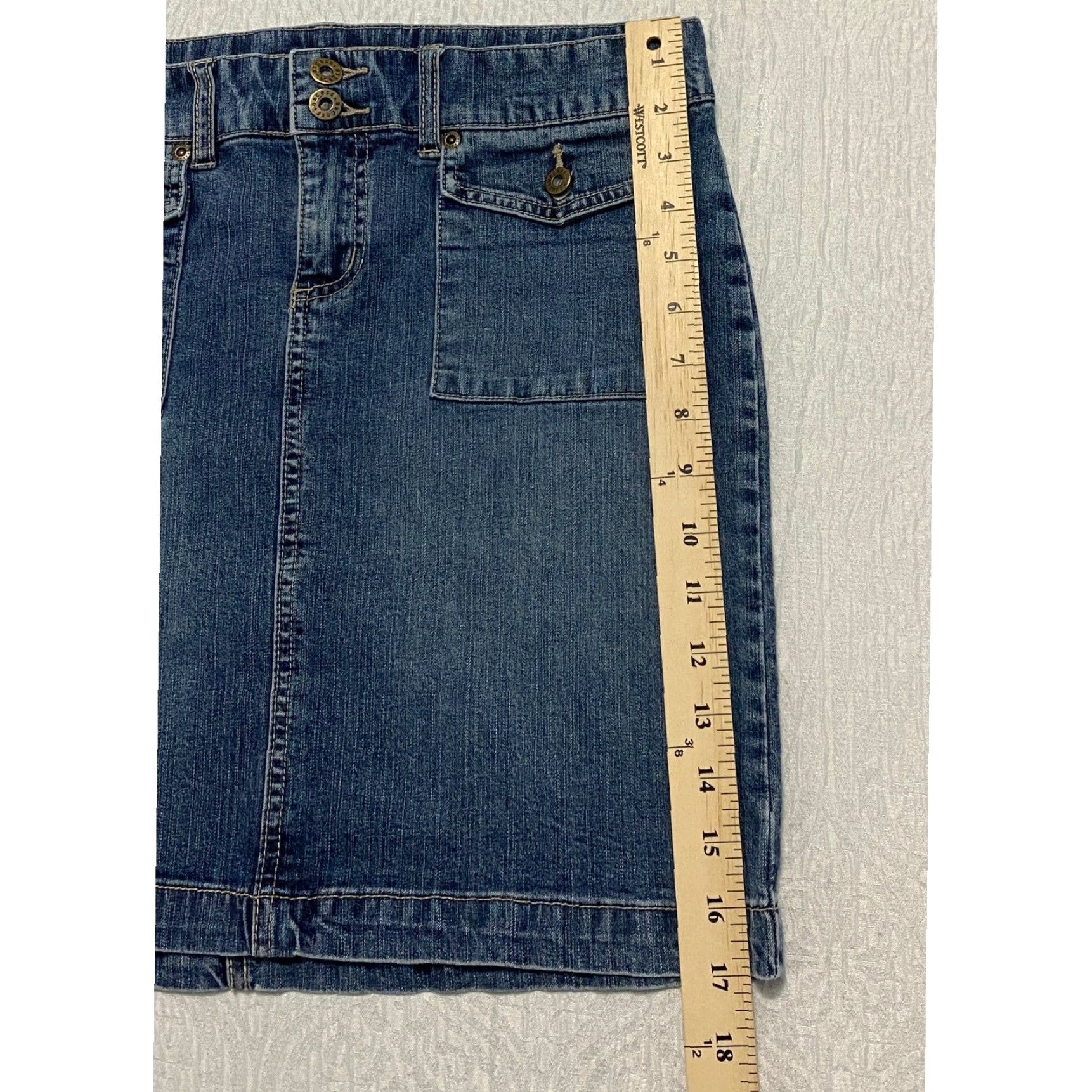 Liz Claiborne Liz Claiborne Axcess Denim Mini Skirt Blue Stretch Womens Size 6 Pockets Y2K Casual Preppy 90s? Size 28" / US 6 / IT 42 - 7 Thumbnail