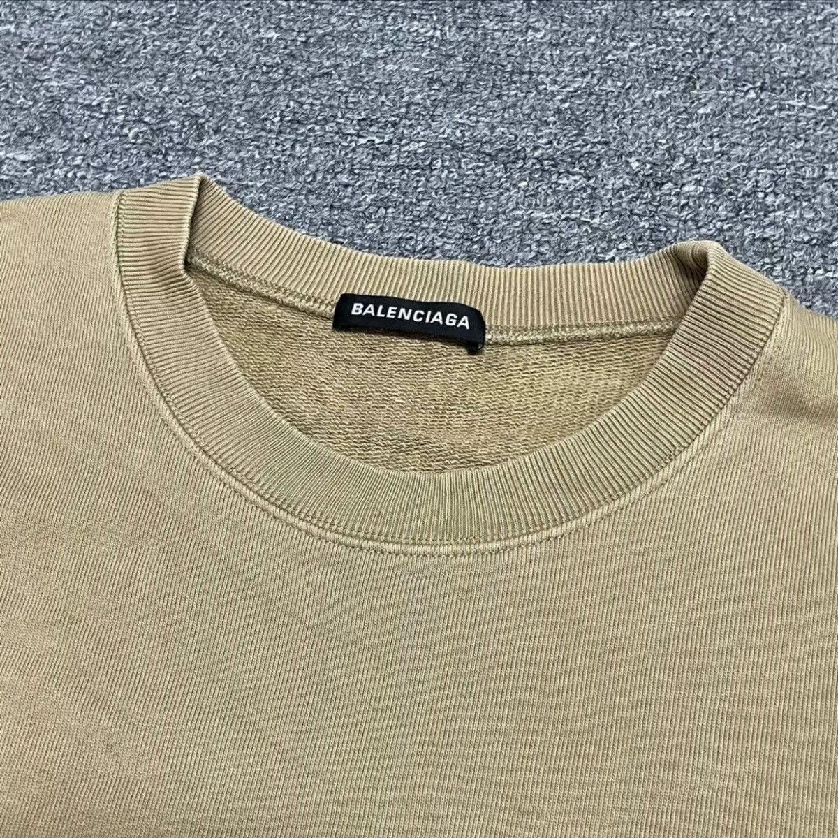 Balenciaga Balenciaga 2019 crewneck sweatshirt size XL Size US XL / EU 56 / 4 - 3 Thumbnail
