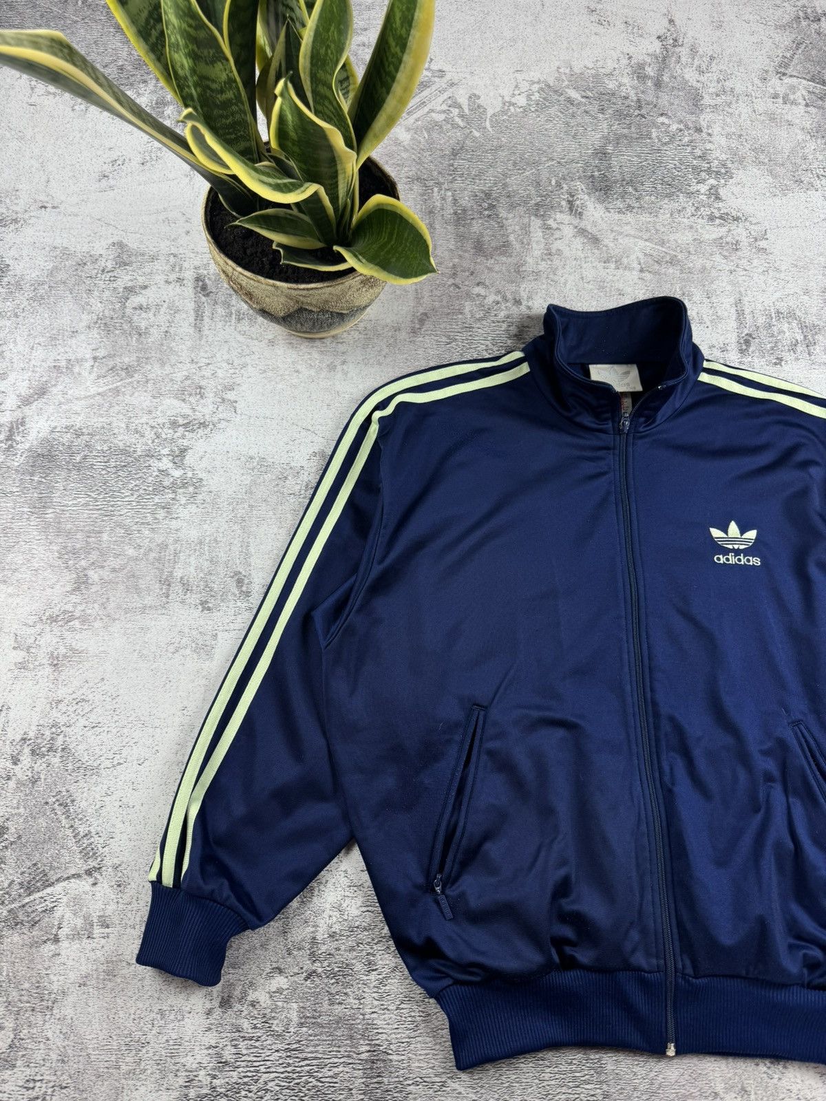 Adidas Adidas Original Y2K Hype Logo Track Activewear Light Jacket Size US S / EU 44-46 / 1 - 3 Thumbnail