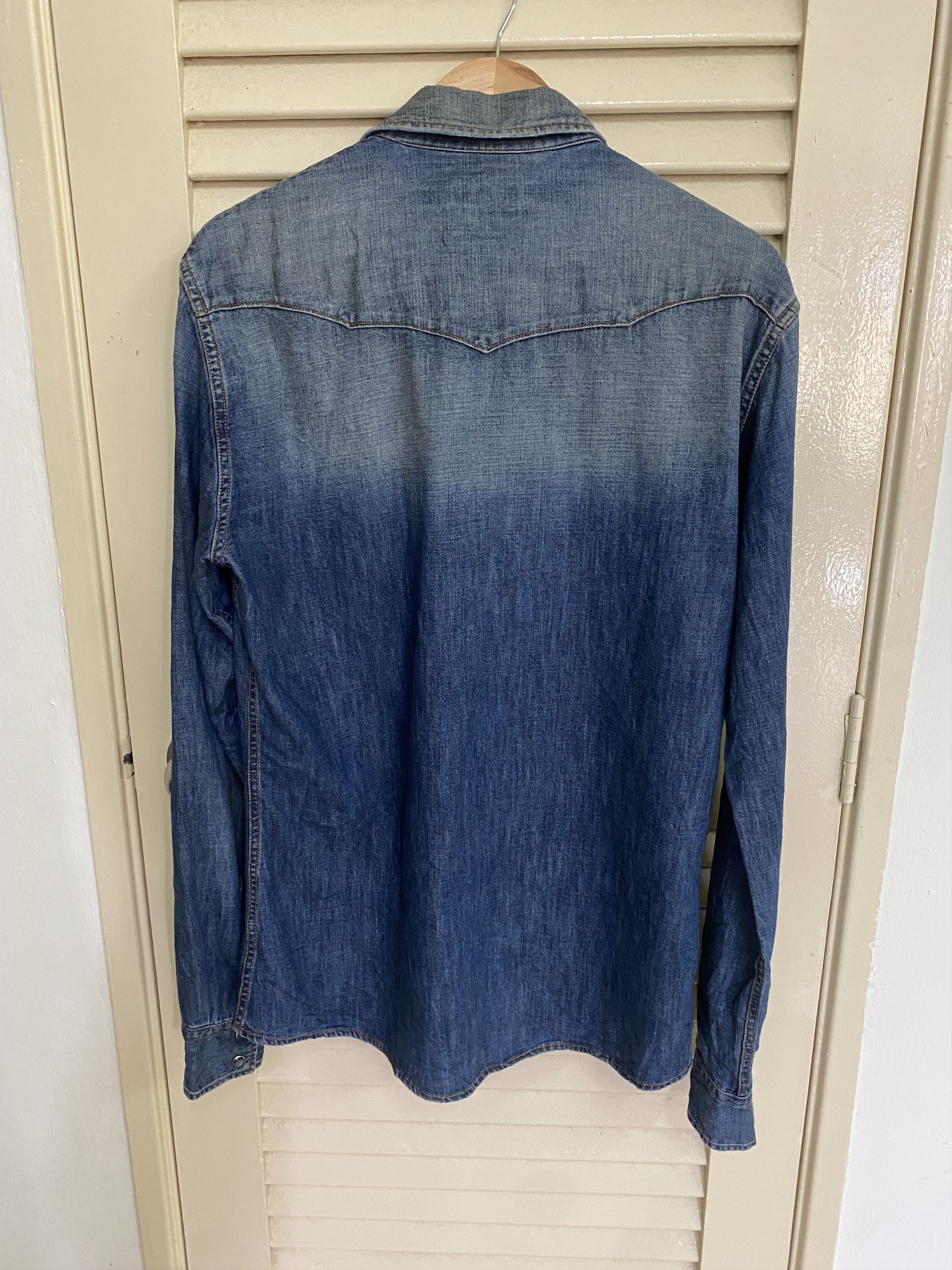 Dolce & Gabbana Distressed Dolce & Gabbana Denim Shirt Size US M / EU 48-50 / 2 - 2 Thumbnail