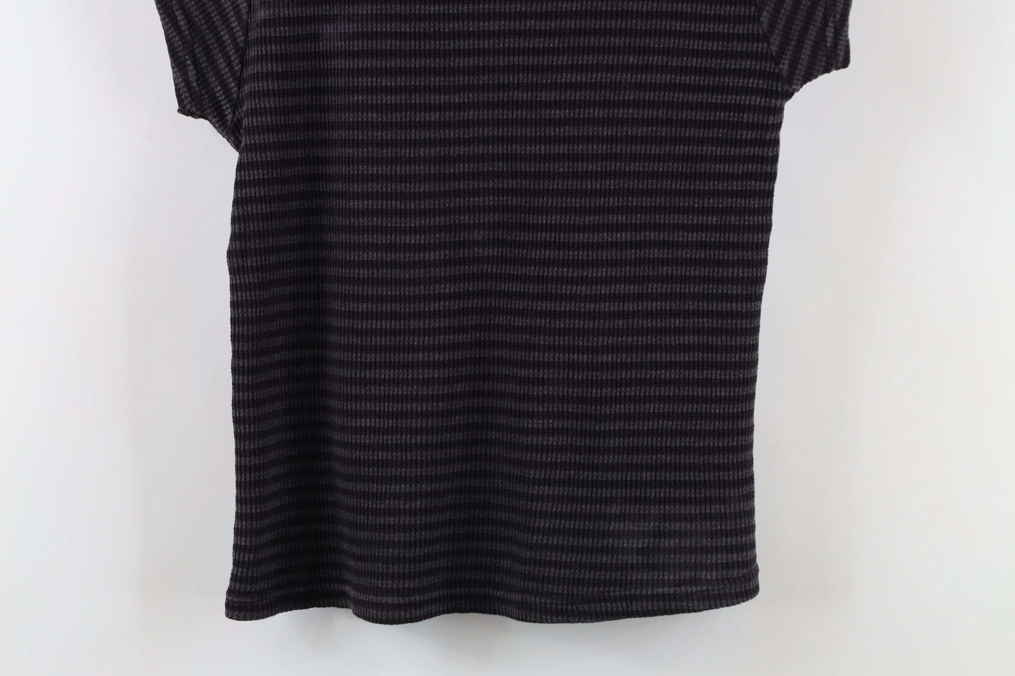 Vintage Vintage 90s Streetwear Waffle Knit Cropped T-Shirt USA Size M / US 6-8 / IT 42-44 - 9 Thumbnail