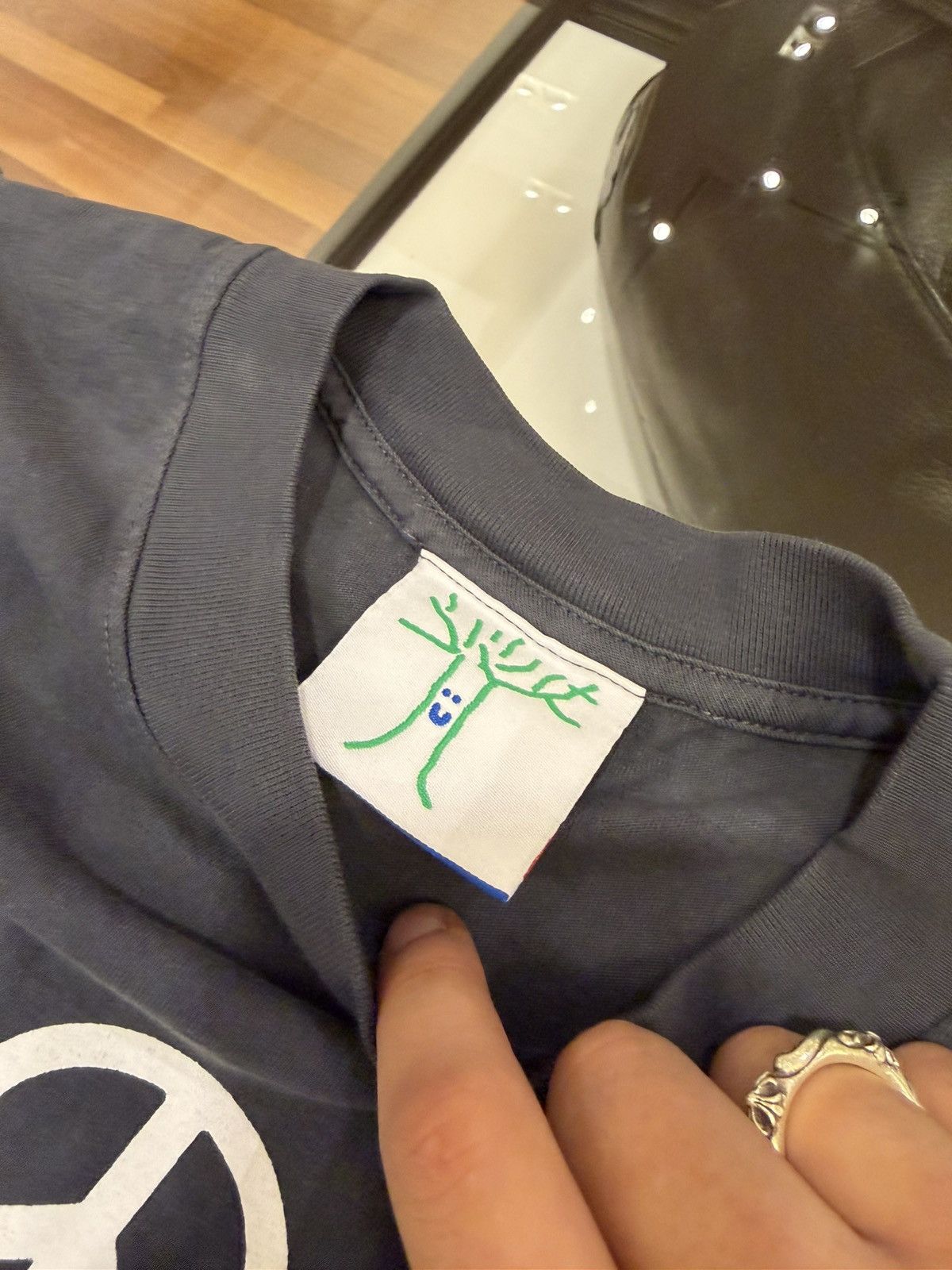 Online Ceramics Online Ceramics ‘Peace Happens’ Tee Size US XL / EU 56 / 4 - 3 Thumbnail