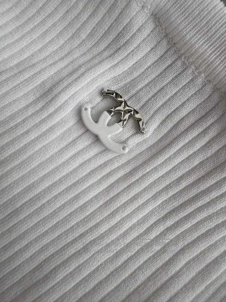 Chanel Chanel White love knitted suspender vest Size XS / US 0-2 / IT 36-38 - 6 Thumbnail