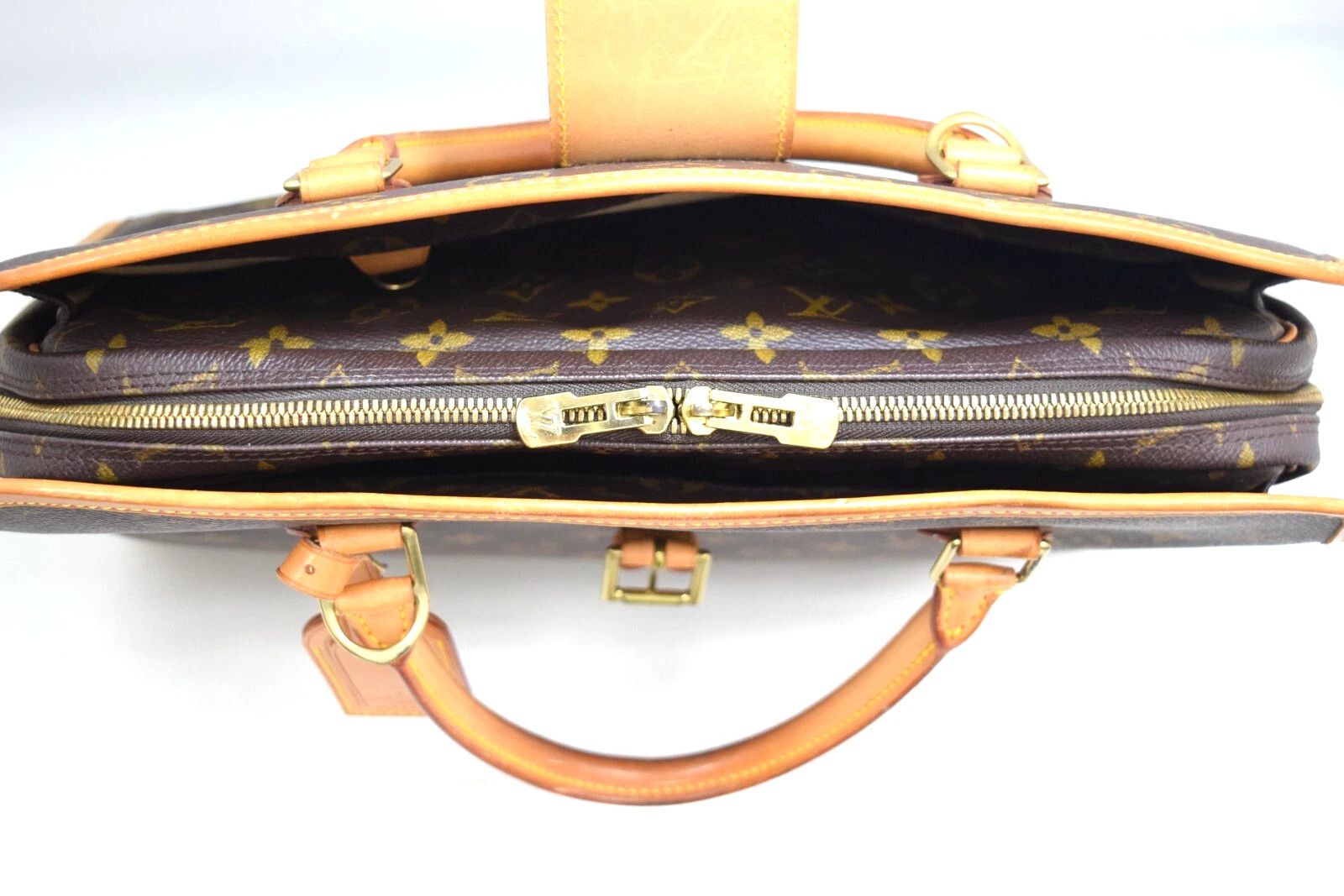 Louis Vuitton Louis Vuitton Rivoli Monogram Canvas Handbag M53380 Size ONE SIZE - 13 Thumbnail