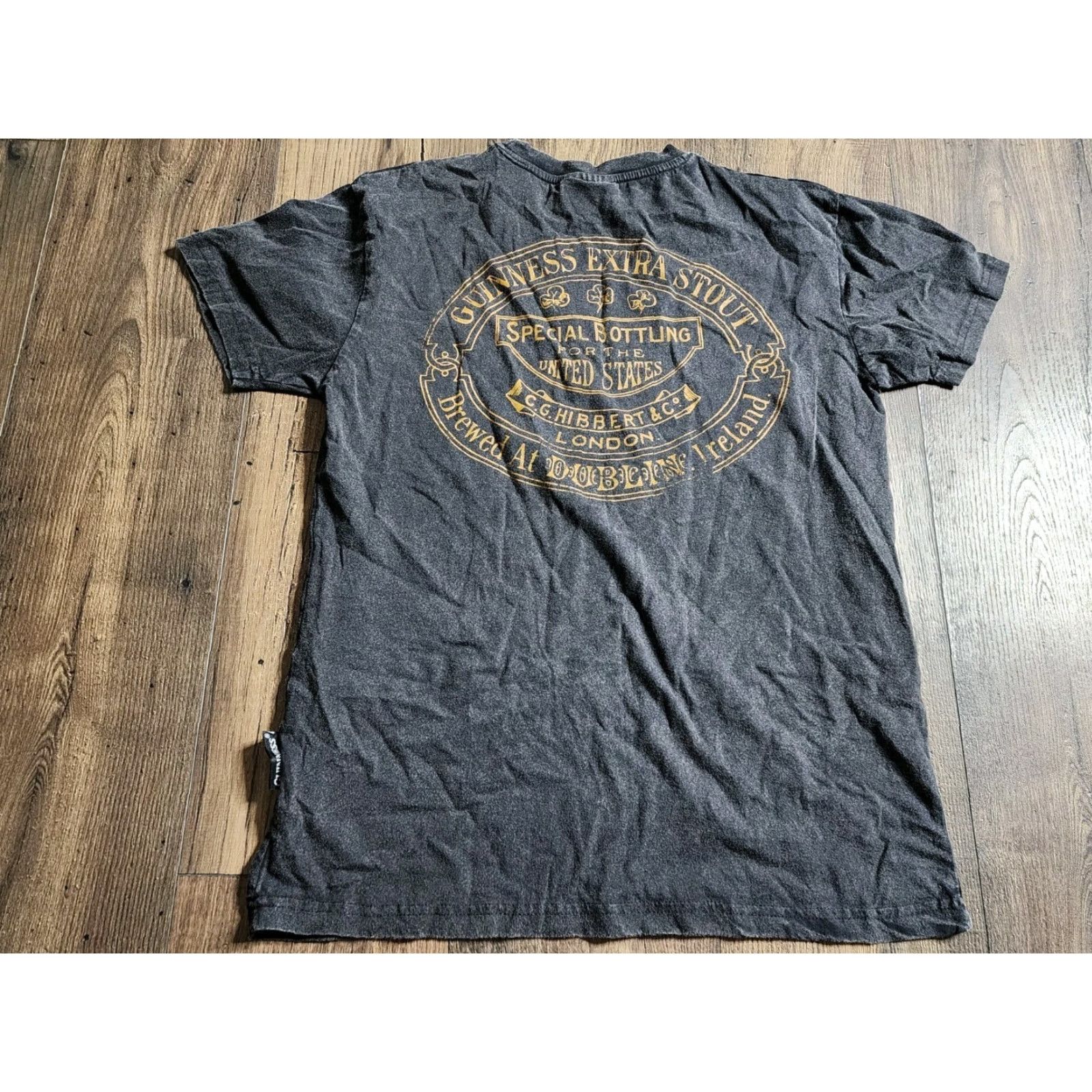 Vintage Guinness Extra Stout Beer Guinness Logo T-Shirt Mens S Gray 100% Cotton Short Sleeve Crew Neck Vintage? No Size US S / EU 44-46 / 1 - 2 Thumbnail