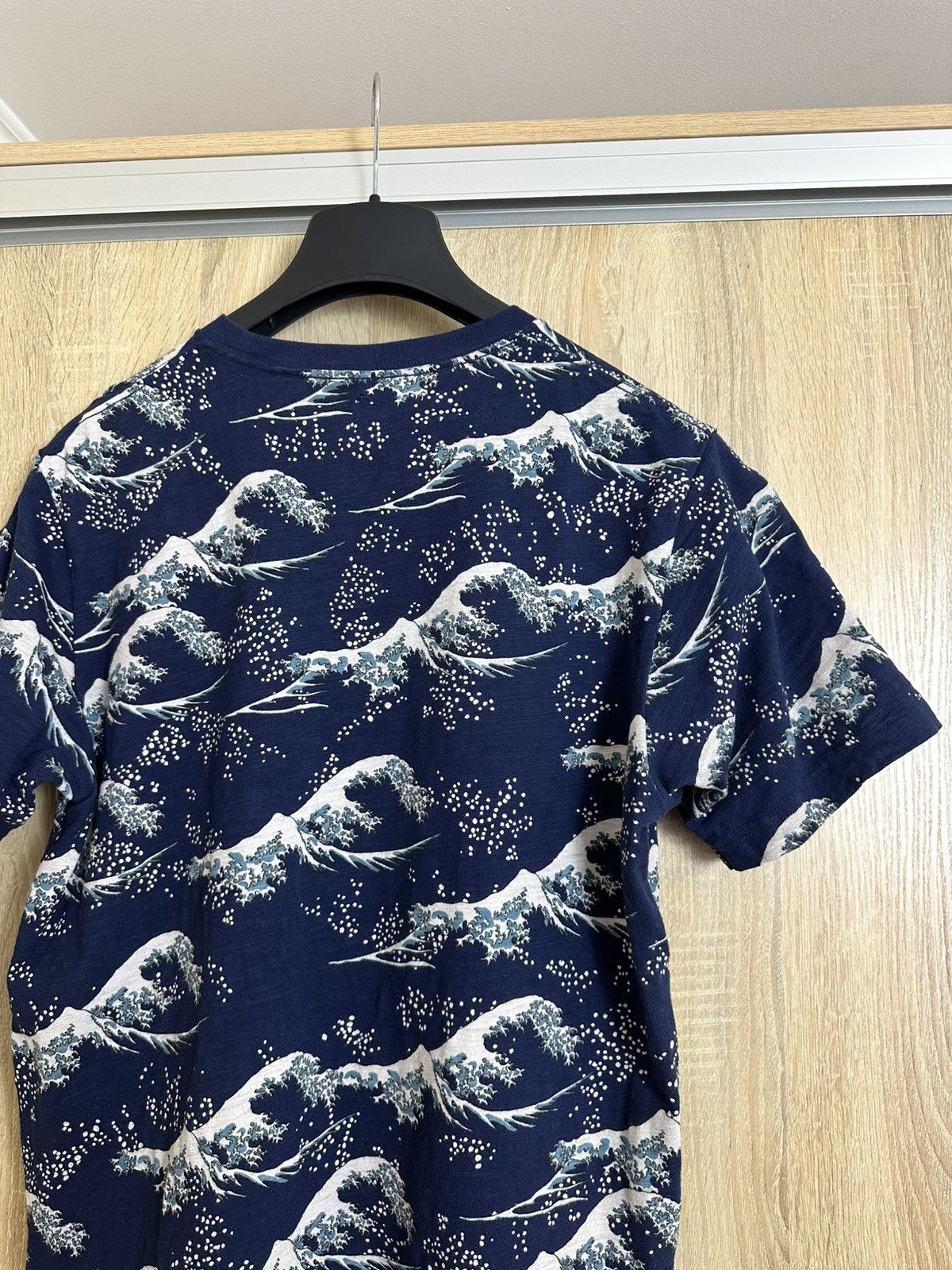 Uniqlo 🔥 Uniqlo Hokusai Blue Kanagawa Waves All Over Print T-Shirt Size US M / EU 48-50 / 2 - 1 Thumbnail