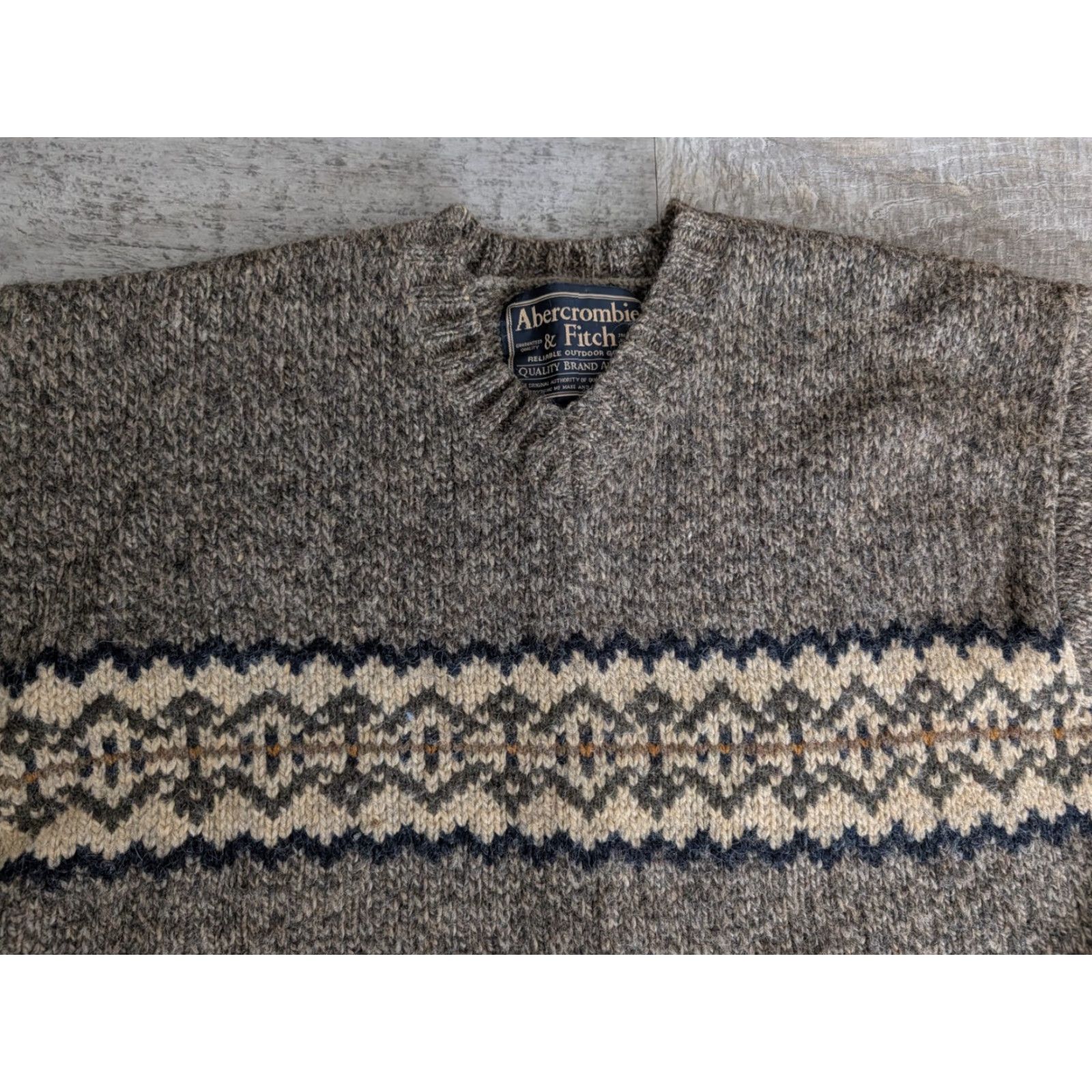 Abercrombie & Fitch VINTAGE Abercrombie & Fitch Mens Heavy Sweater XL Wool V-Neck Fair Isle Donegal Pullover Beige 90s Retro Holiday Winter Knit-Style Pullover Mens Size US XL / EU 56 / 4 - 2 Thumbnail