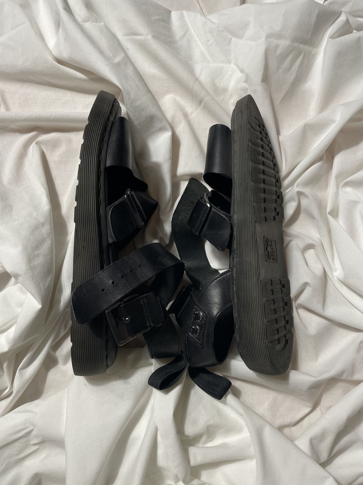 Dr. Martens Gryphon Gladiator Black Leather Sandals Size US 10 / EU 43 - 3 Thumbnail