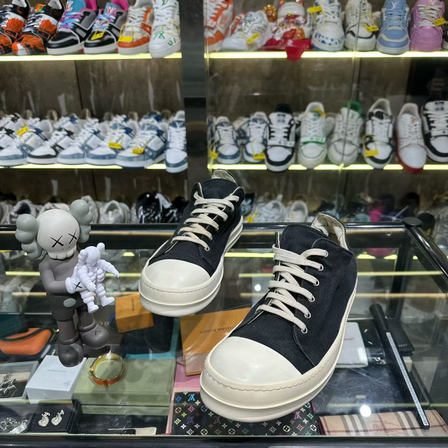 Gucci Gucci Canvas Orange Lowtop Sneakers 11 Men Size US 11 / EU 44 - 1 Thumbnail