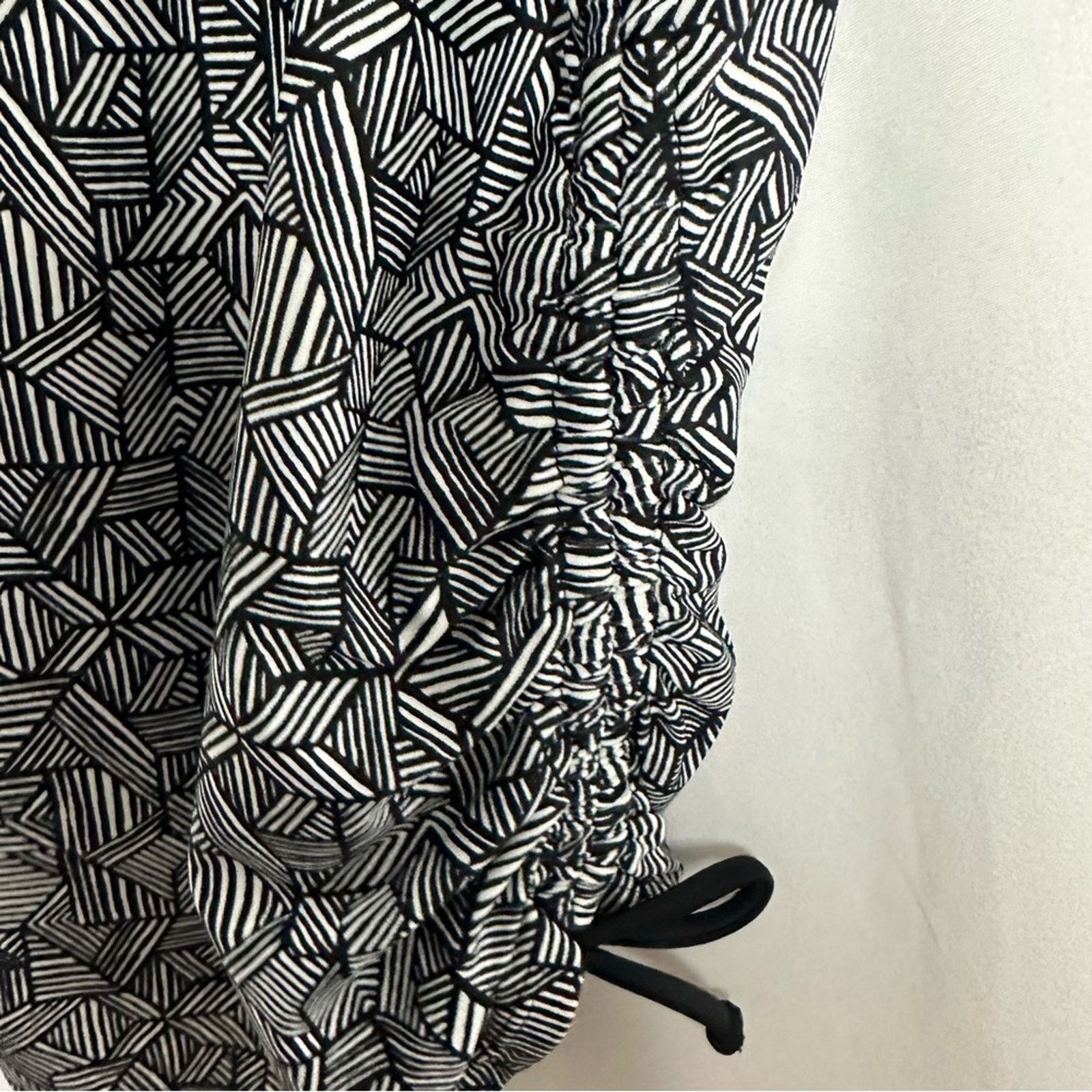 Athleta ATHLETA Laguna Side Scrunch Tankini NWT in Size 32B/C Size ONE SIZE - 5 Thumbnail