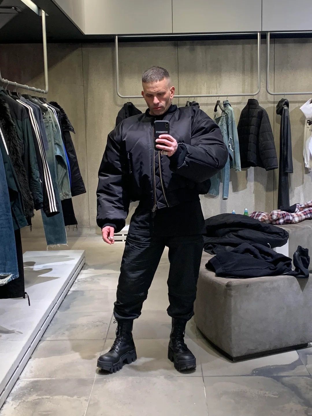 Balenciaga Balenciaga padded bomber jacket Size US L / EU 52-54 / 3 - 11 Thumbnail