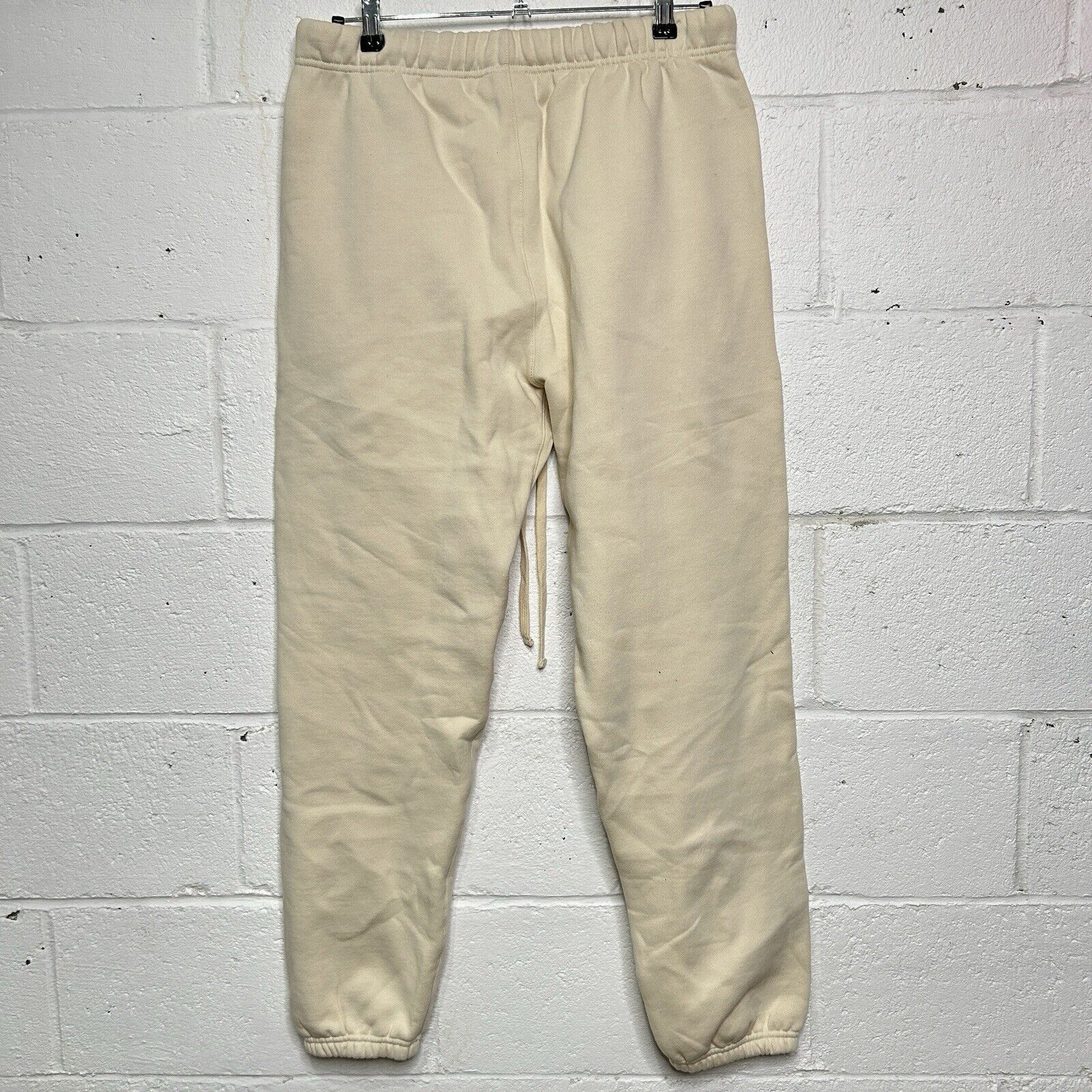 Fear of God Essentials Fear of God Sweatpants “EggShell” 2024 Size US 32 / EU 48 - 2 Thumbnail