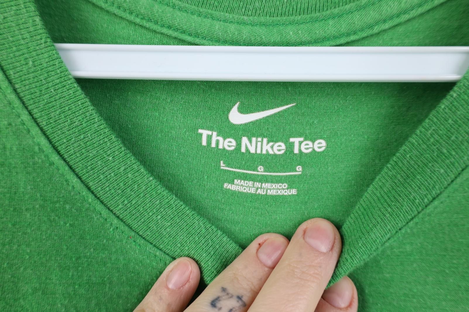 Nike Nike Military Kuwait Center Swoosh Jersey Knit T-Shirt Green Size US L / EU 52-54 / 3 - 6 Thumbnail