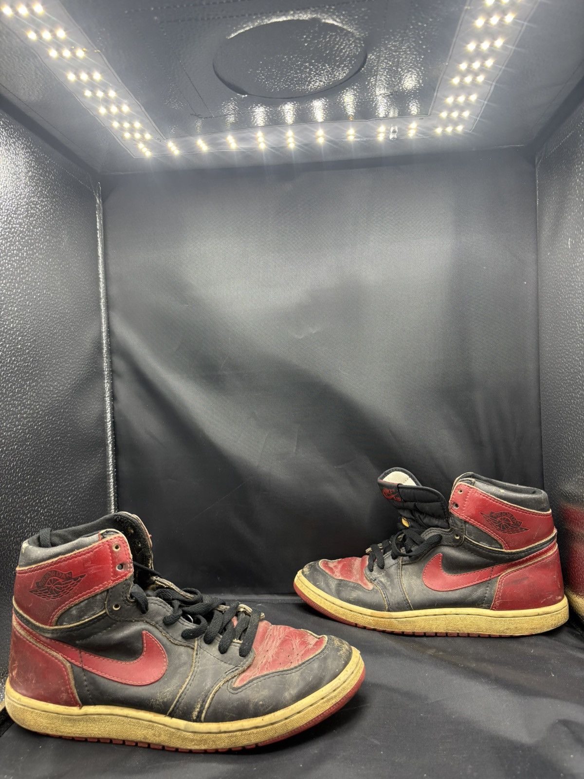 Jordan Brand 1985 Original Nike Air Jordan 1 Black Red BANNED (OFFER) Size US 9 / EU 42 - 1 Thumbnail