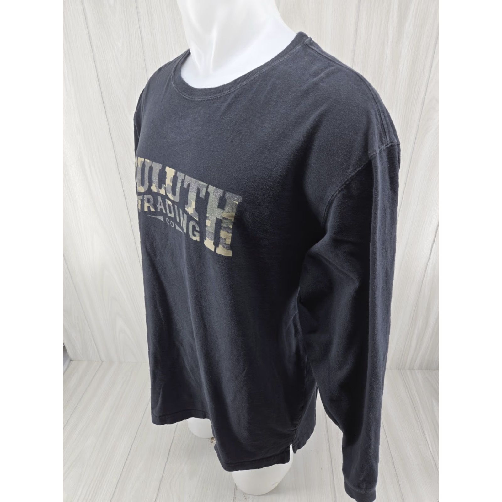 Logo 7 Duluth Trading Co. Longtail T Shirt Mens XL Black Graphic Print Camo Logo Crew Neck Long Sleeve Relaxed Fit Vintage: No Size US XL / EU 56 / 4 - 5 Thumbnail