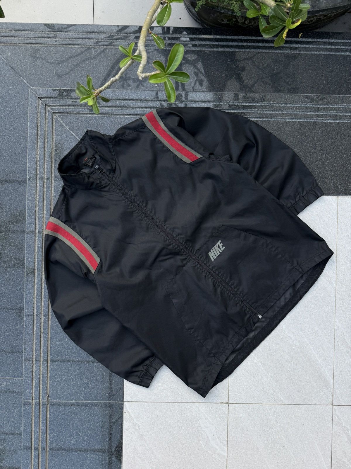 Nike 90’s NIKE RARE SWOOSH LOGO Y2K RETROVINTAGE NYLON ZIP JACKET Size US L / EU 52-54 / 3 - 2 Thumbnail