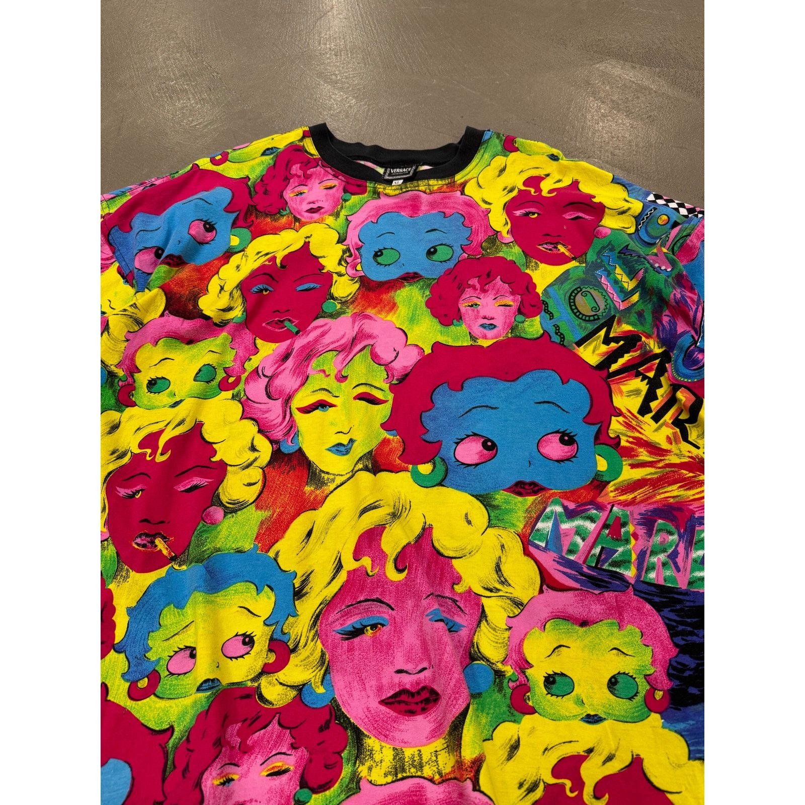 Versace 1991 Versace jeans Couture "Betty Boop and Marilyn Monroe" Size US XL / EU 56 / 4 - 4 Thumbnail