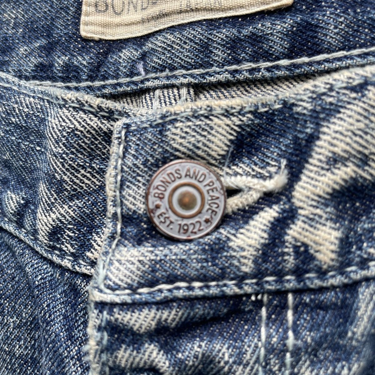 Japanese Brand Rare Vintage Bonds & Peace Distressed Faded Jeans Pants W31 Size US 31 - 8 Thumbnail