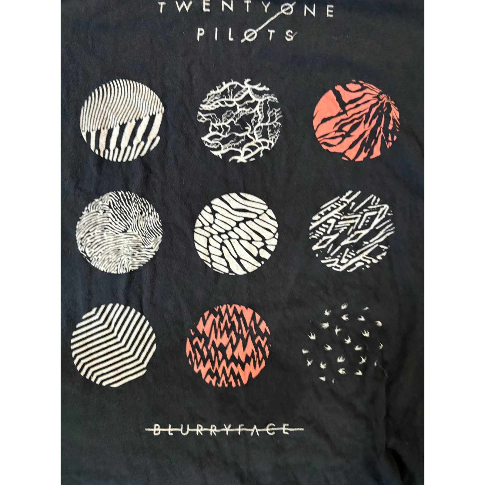 Pacific and Co. Twenty One Pilots Blurryface album t shirt pacific large Size US L / EU 52-54 / 3 - 3 Thumbnail