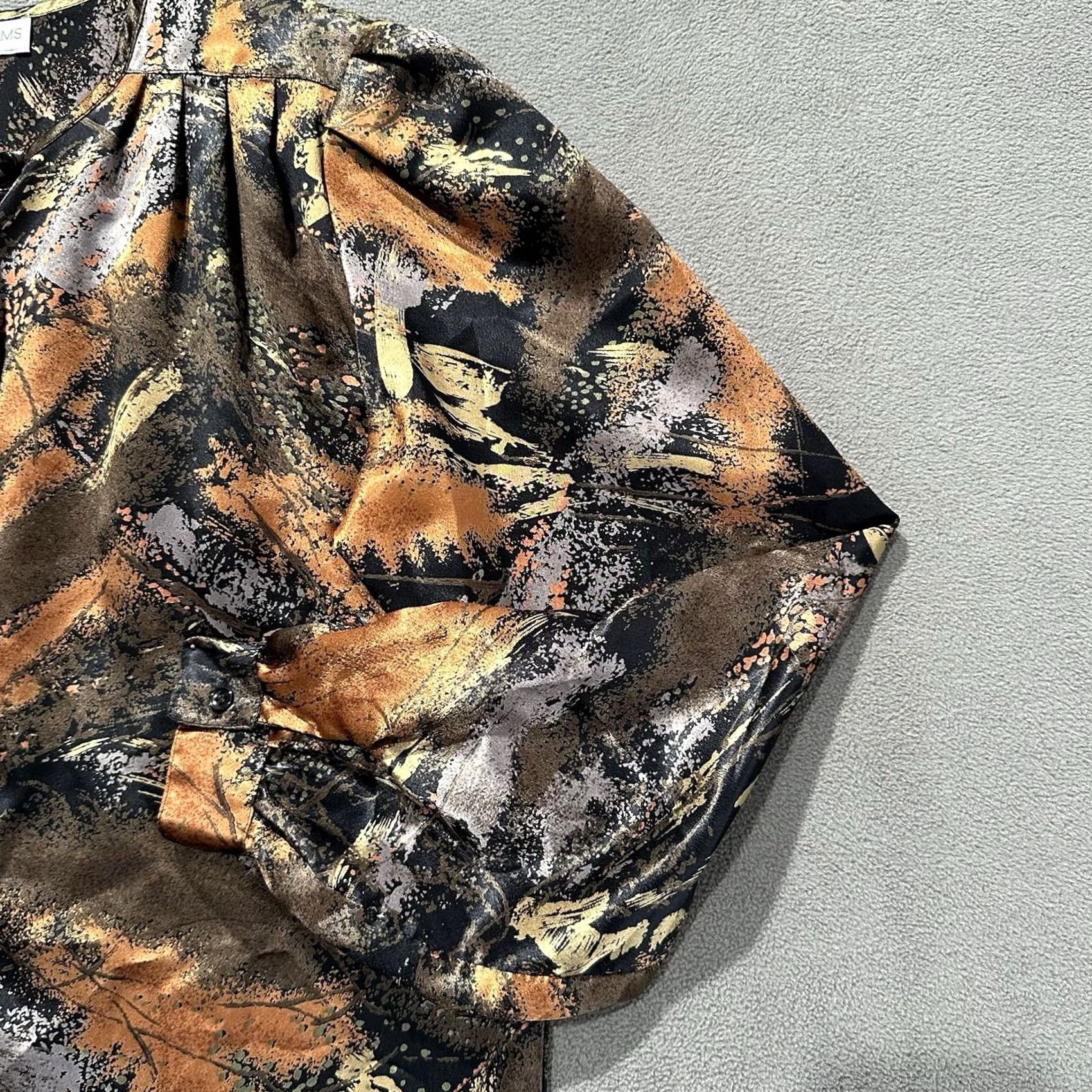Vintage VINTAGE Greg Adams Shirt Womens 8 Bronze Black Geometric Abstract Button Front EUC Size M / US 6-8 / IT 42-44 - 7 Thumbnail