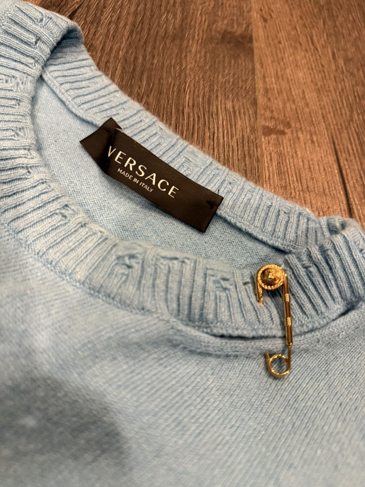 Versace Blue 95% Cashmere Versace Sweater Gold Paperclip Accent! Size US S / EU 44-46 / 1 - 5 Thumbnail