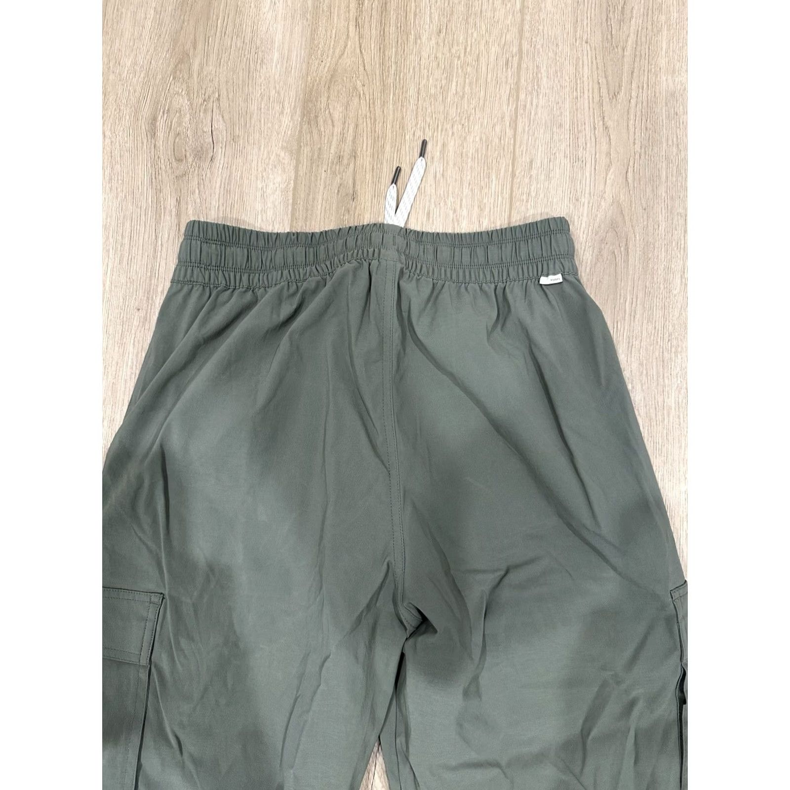 Vuori Vuori Scout Jogger Cargo Olive Green Women's S Athletic Workout Gym Hiking VW494 Jogger Tapered Pockets Activewear Outdoors Athleisure Women Size 28" / US 6 / IT 42 - 7 Thumbnail