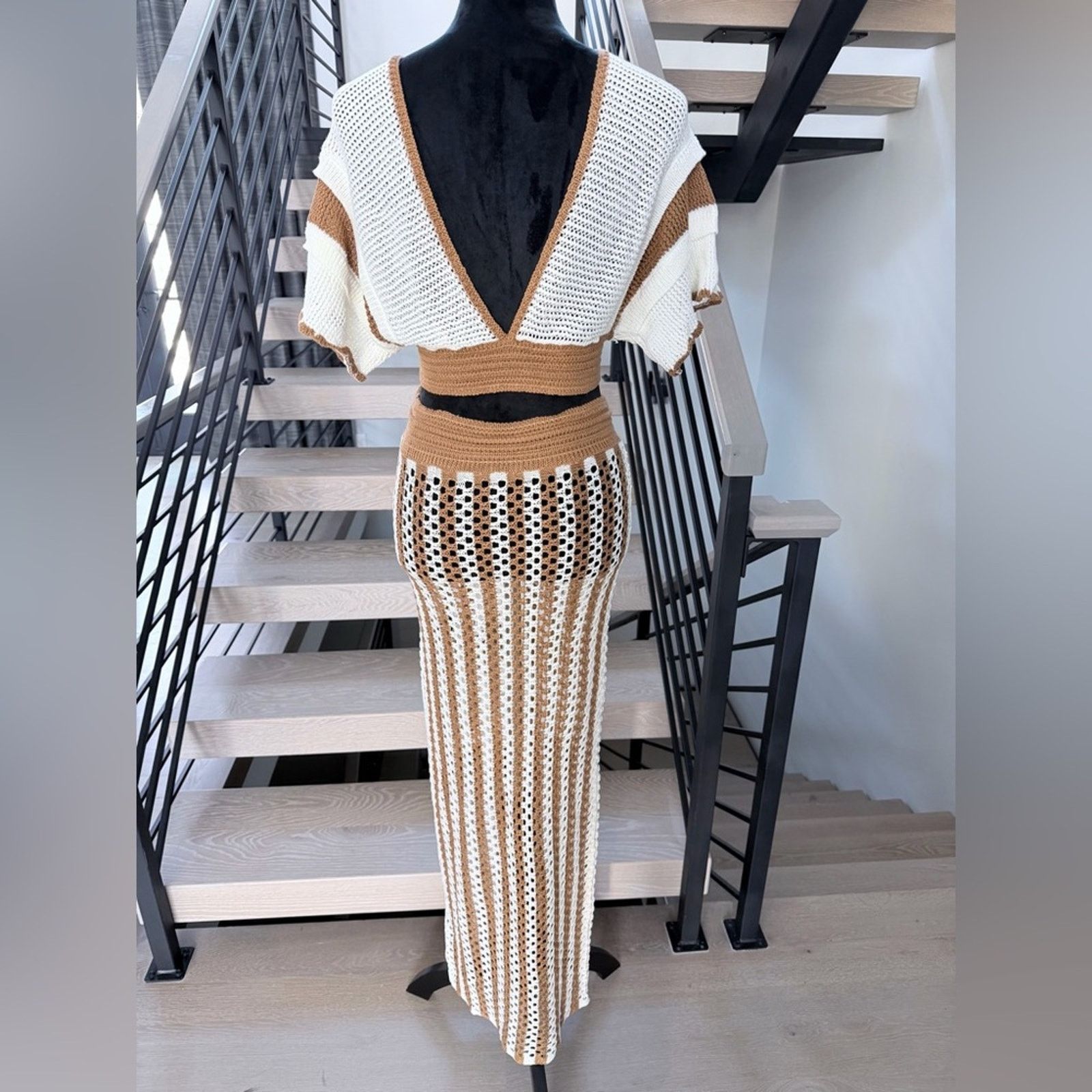 Other New Chic Crochet Maxi Skirt in Tan and White one size Size 27" / US 4 / IT 40 - 15 Thumbnail