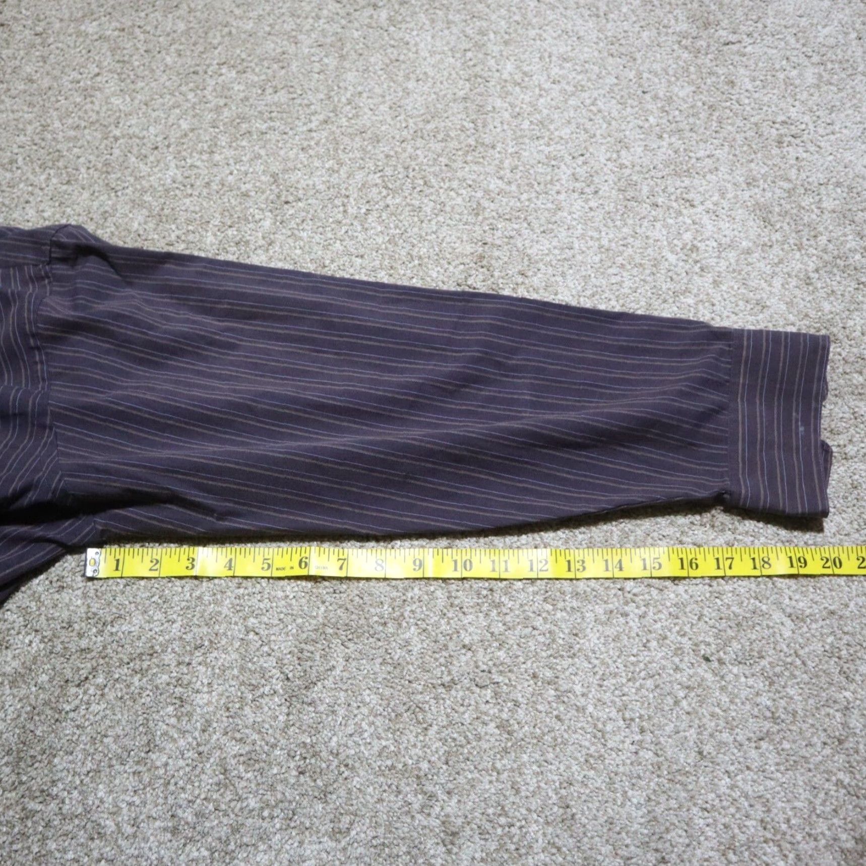 Van Heusen VINTAGE Van Heusen Shirt Black Striped Button Up 16 32/33 Mens Size 16 Black Striped Dress Shirt Button-Down Collar Long Sleeve Cotton Blend - Size US L / EU 52-54 / 3 - 6 Thumbnail