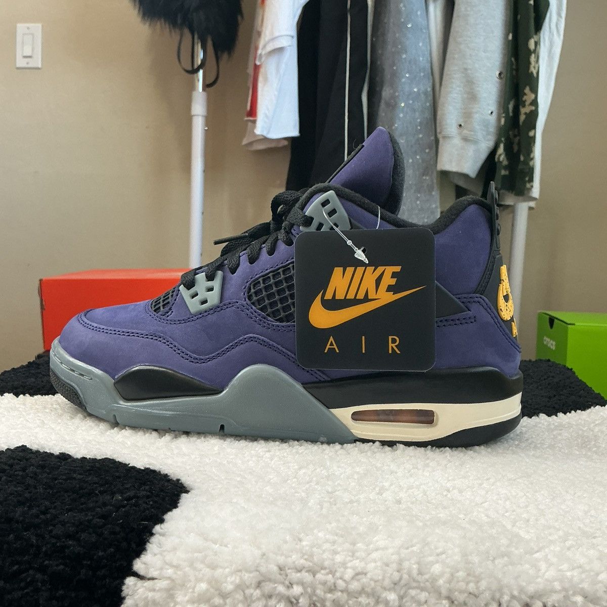 Jordan Brand Jordan 4 Lakers Size 6M / 7.5W Size US 6 / EU 39 - 1 Thumbnail