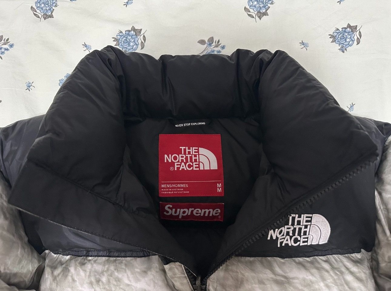 Supreme × The North Face Supreme TNF The North Face Paper Print Nuptse Jacket Medium Size US M / EU 48-50 / 2 - 7 Thumbnail