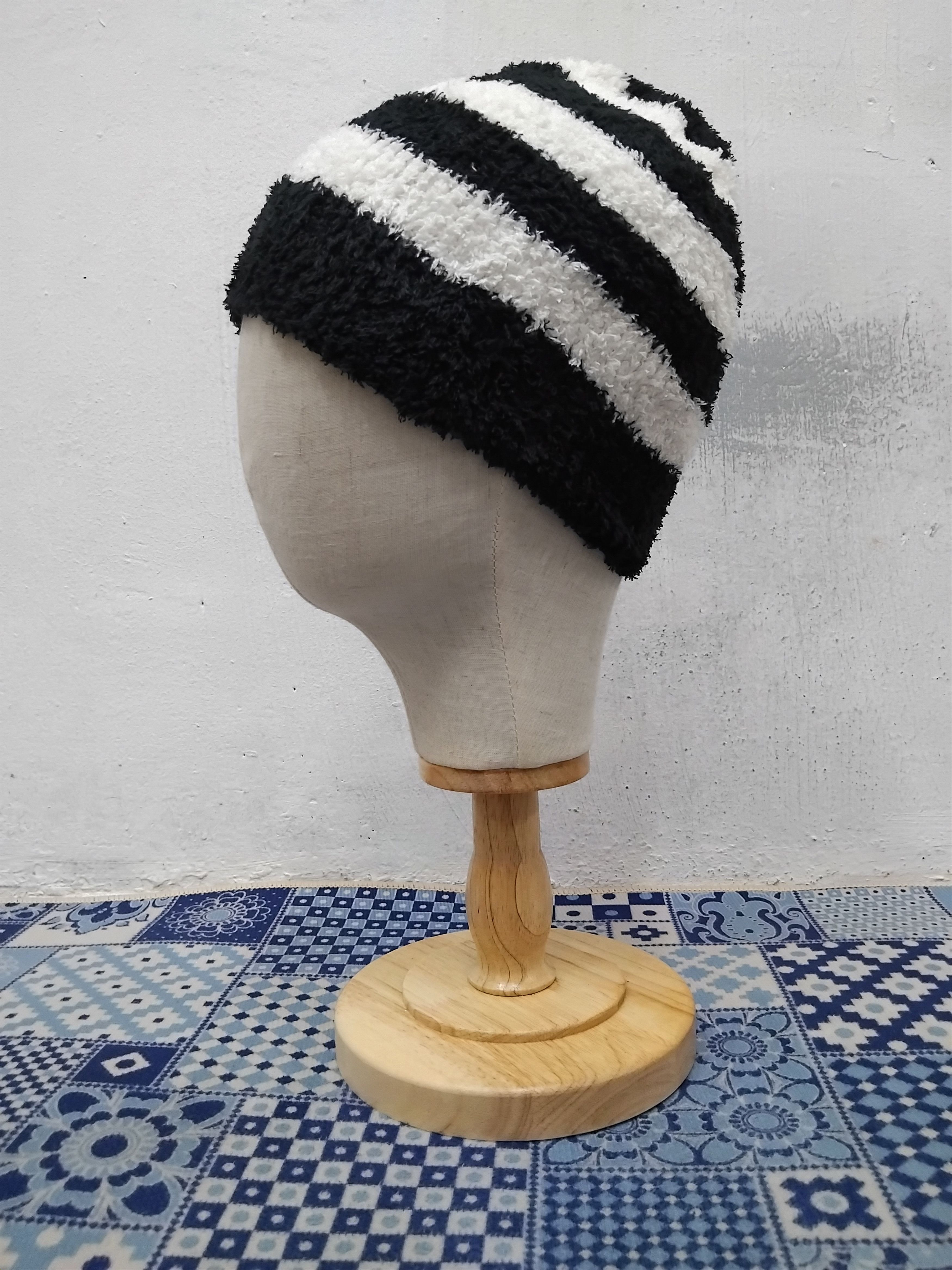 Japanese Brand 💥Stripe black and white gothic beanie hat Size ONE SIZE - 5 Thumbnail