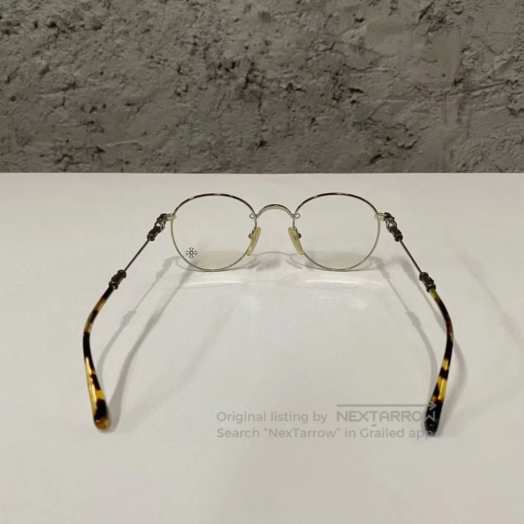 chrome hearts stylish round glasses with hat.