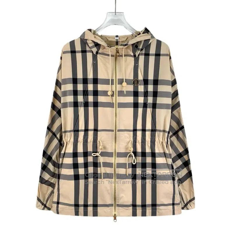 Burberry Burberry Brown Women's Jacket in Size XS. Size XS / US 0-2 / IT 36-38 - 1 Thumbnail