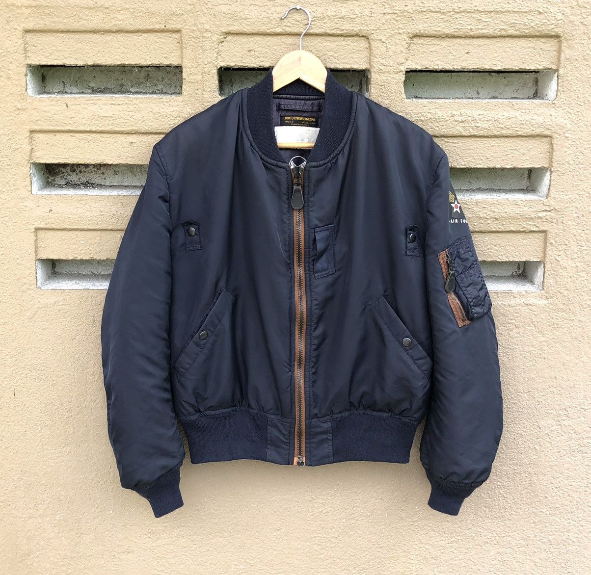 Buzz Rickson's Vintage Flying Intermediate Ma-1 Flight B-15 Bomber Jacket Size US M / EU 48-50 / 2 - 1 Thumbnail