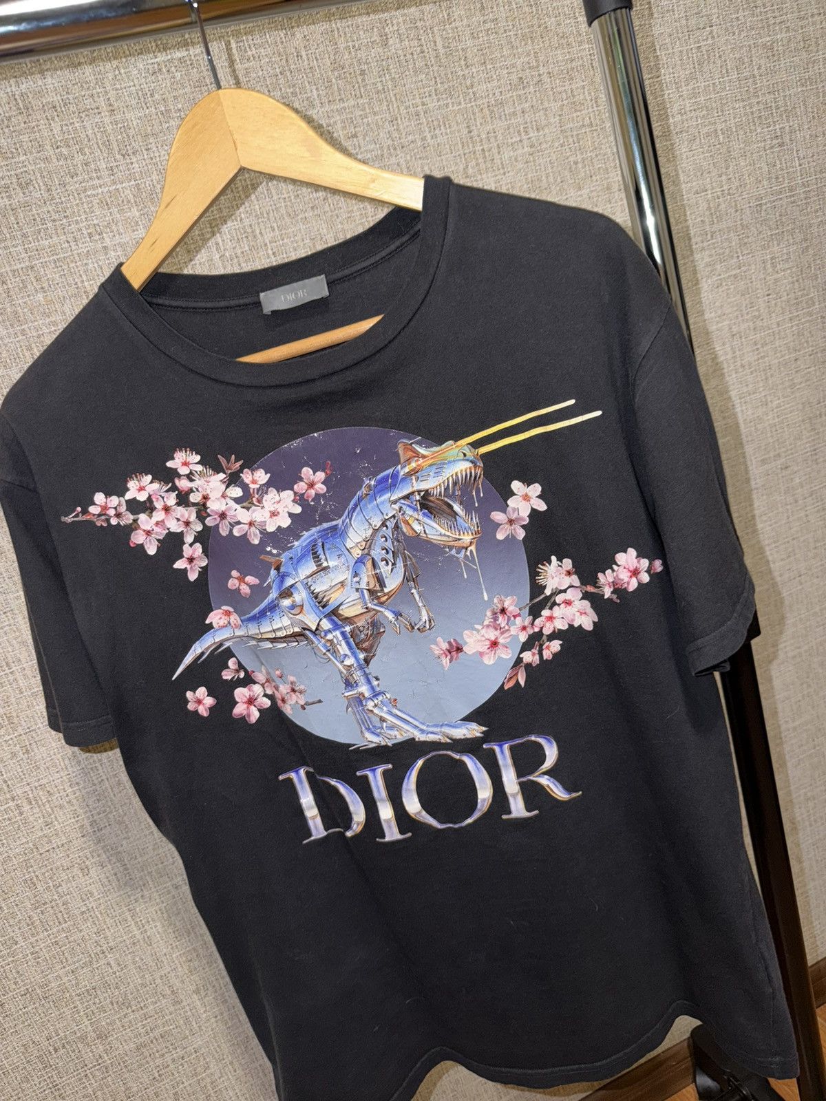 Club Sorayama × Dior DIOR X SORAYAMA LIMITED ROBOT T-REX DINOSAUR SAKURA T-SHIRT Size US M / EU 48-50 / 2 - 2 Thumbnail