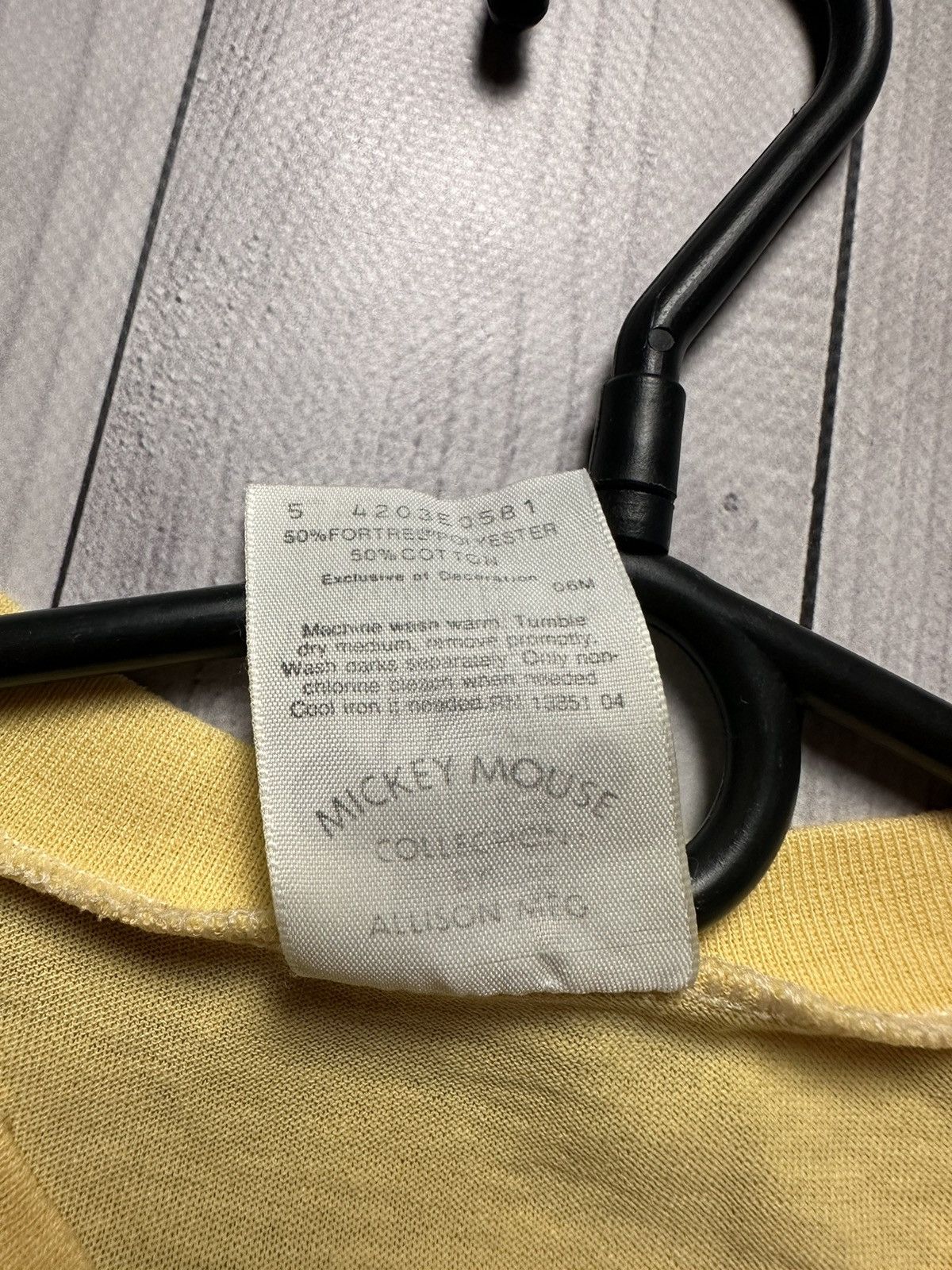 Vintage Mickey Mouse tee USA retro The Walt Disney