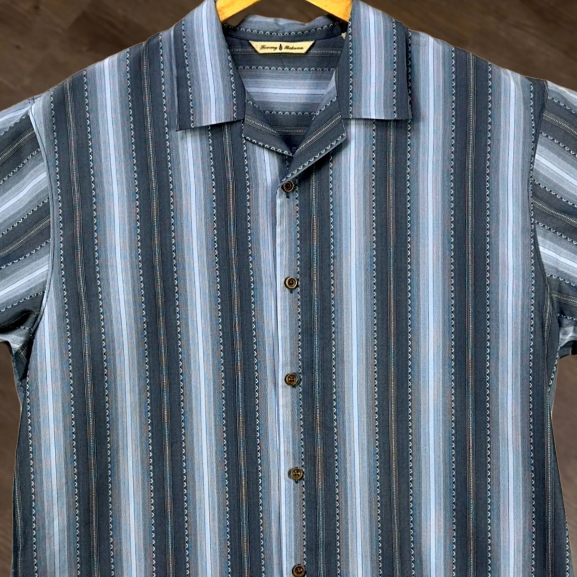Tommy Bahama Tommy Bahama Shirt Button Up Mens Medium Gray Striped Short Sleeve 100% Silk Size US M / EU 48-50 / 2 - 1 Thumbnail