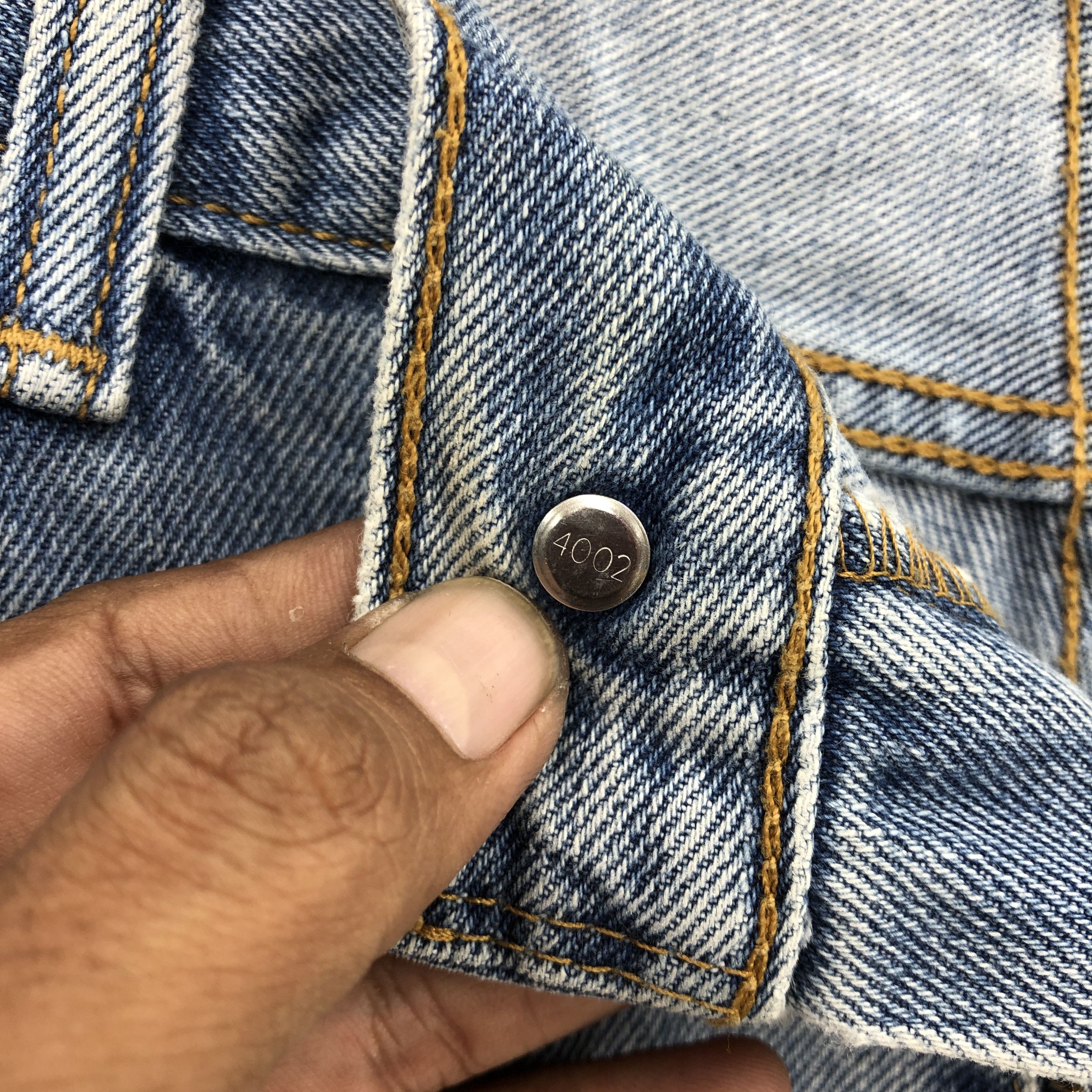 Levi's Vintage Levis Light Wash Baggy Jeans Levi's Sun Faded Denim Size US 36 / EU 52 - 7 Thumbnail