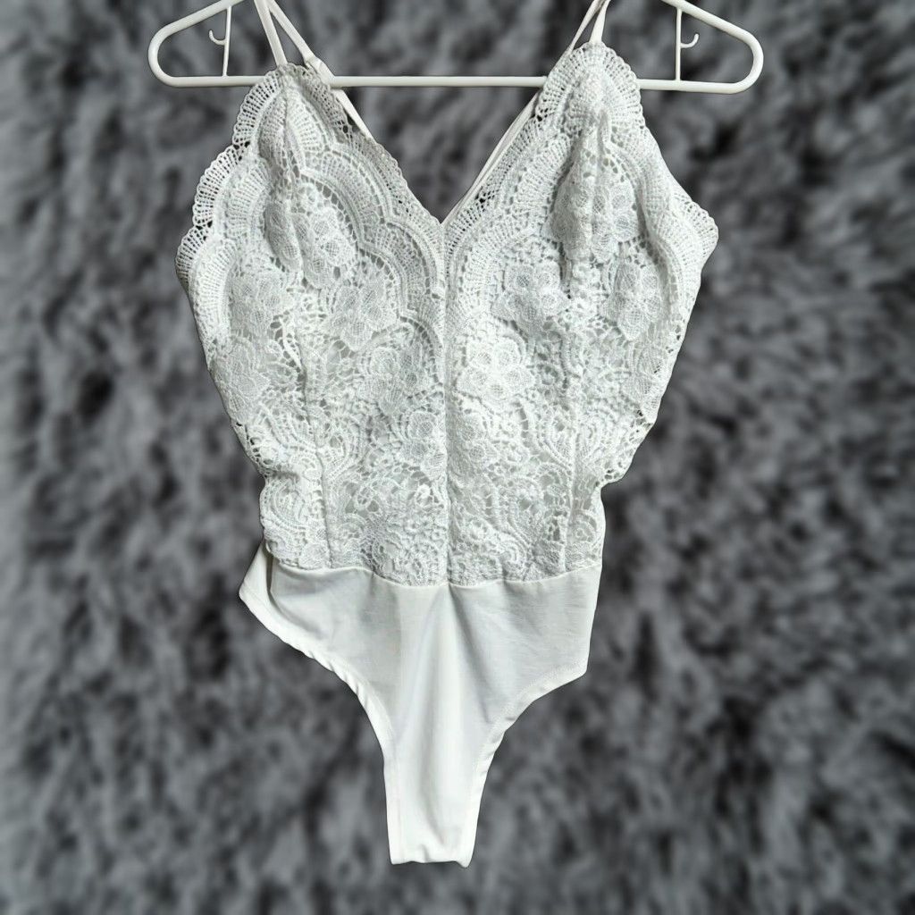 Vintage Rue21 Bodysuit M Lace Cottagecore Feminine Dainty Romantic Fairy Y2K Tank Sleeveless White Polyester Lace Women Modern 2000s Size M / US 6-8 / IT 42-44 - 1 Thumbnail