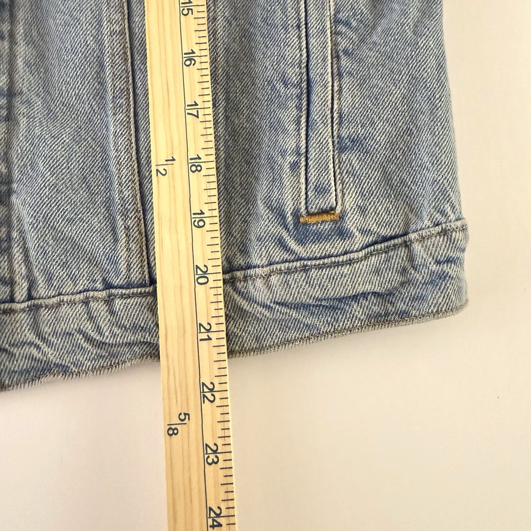 Levi's Levi's Original Trucker Jacket Women Medium Blue Cotton Denim New With Tags Jacket Women M Blue Levi's Trucker Vintage? Size M / US 6-8 / IT 42-44 - 7 Thumbnail