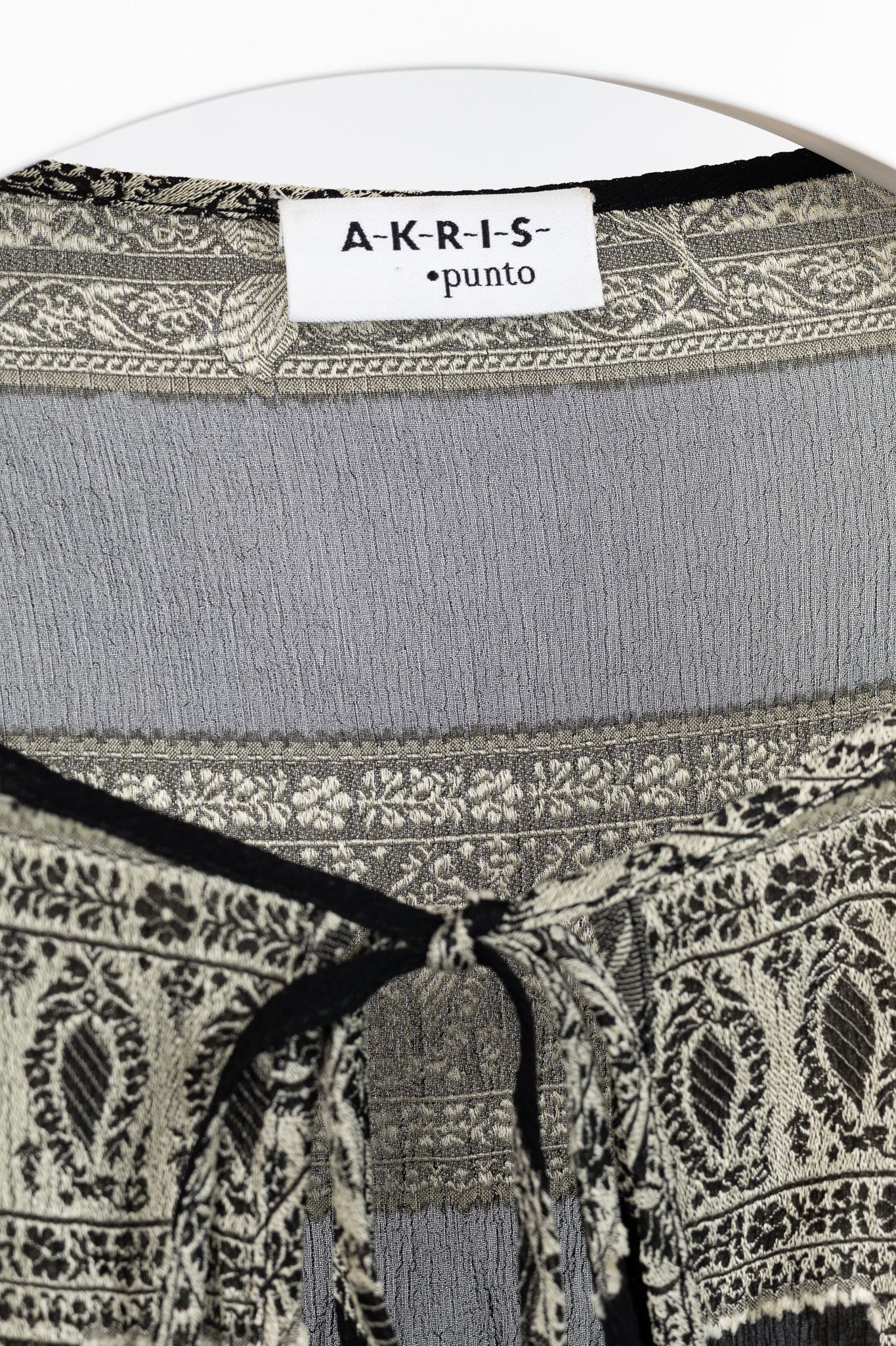 Akris Akris Punto Black Crepe Floral-Paisley Tie-Neck Blouse Size M / US 6-8 / IT 42-44 - 4 Thumbnail