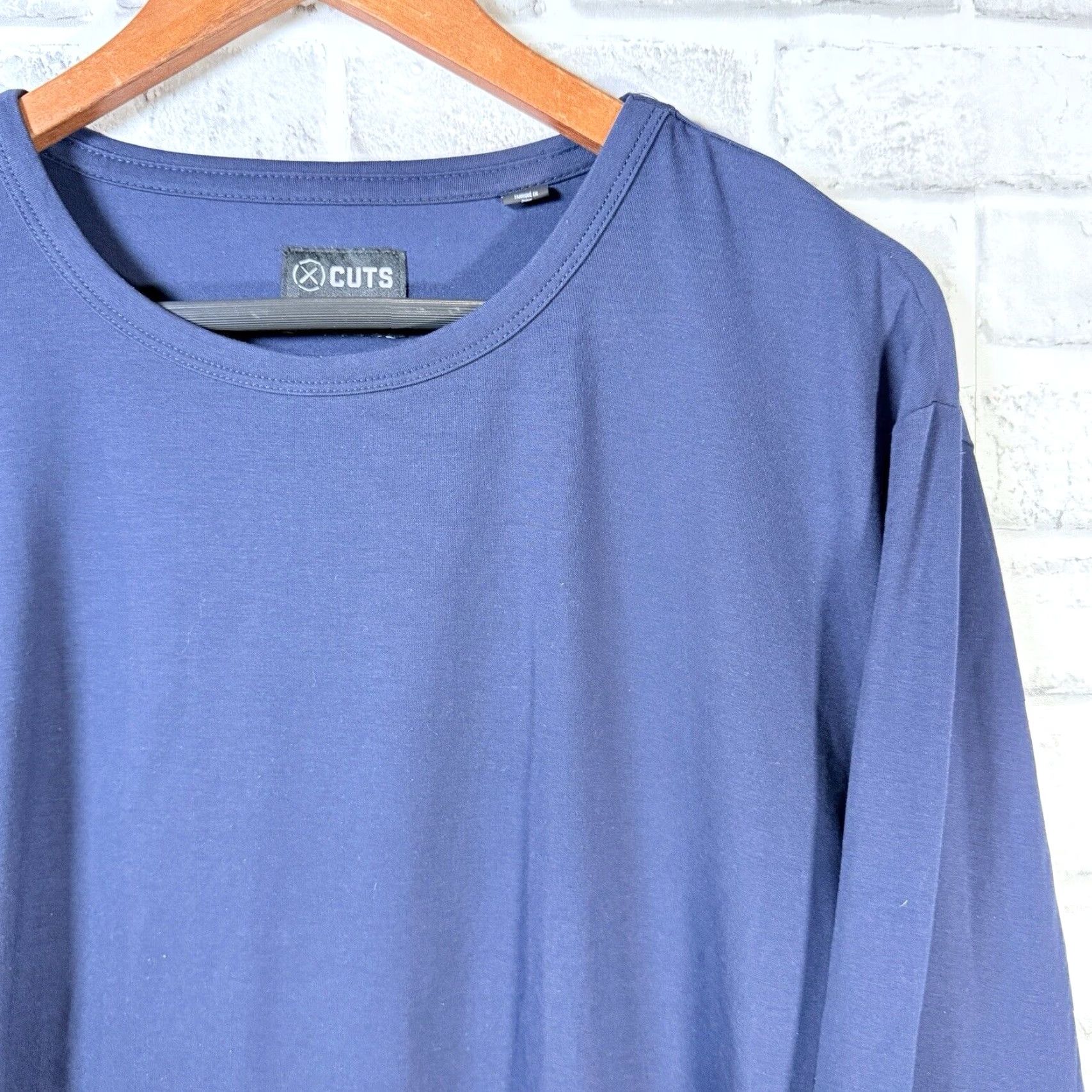 Cuts CUTS Curve-Hem Athletic Long Sleeve Shirt Men XXL Blue T-Shirt Athletic Fit 2XL Mens Size US XXL / EU 58 / 5 - 2 Thumbnail