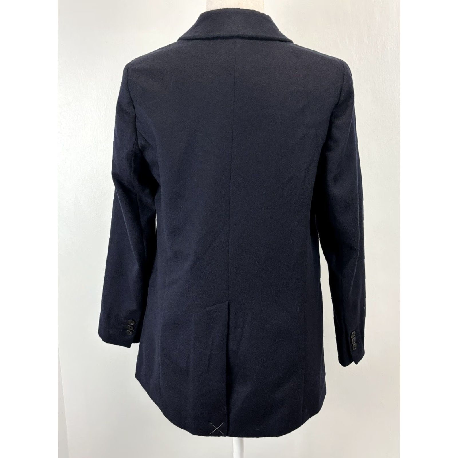Talbots Talbots Blazer Jacket 4 Navy Wool Blend Italian Fabric Career Academia Wool Blend Blazer Women Long Sleeve 4 Navy Blue Talbots Brand Size S / US 4 / IT 40 - 3 Thumbnail