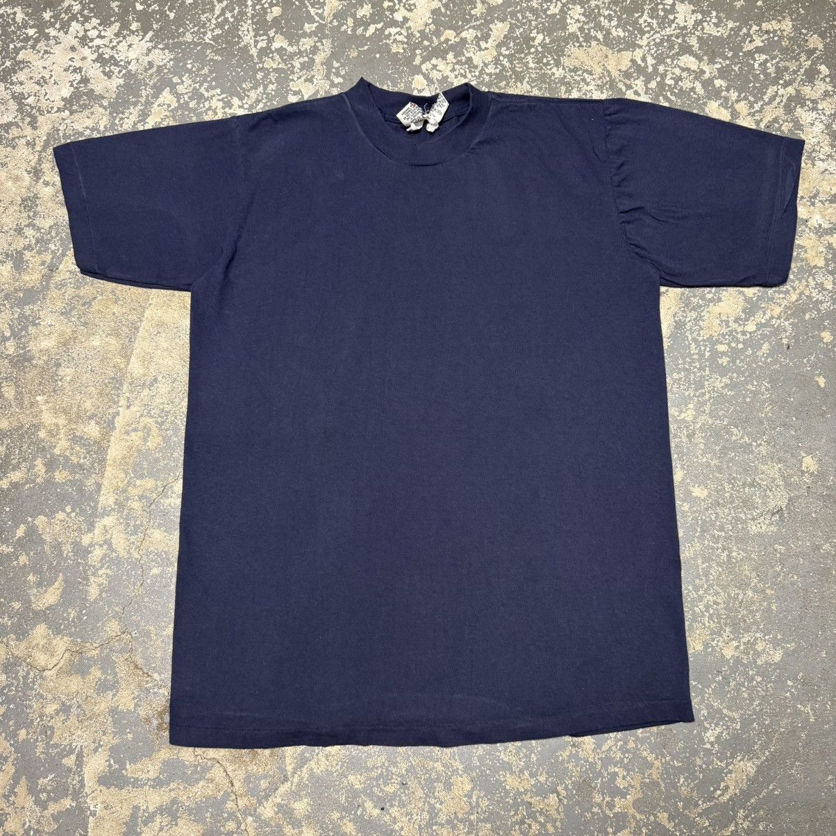 Nutmeg Vintage Nutmeg Mills Navy Blank 90s Single Stitch Tshirt USA Size US L / EU 52-54 / 3 - 1 Thumbnail