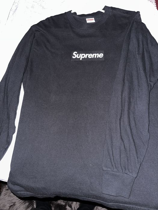 Black box logo outlet supreme shirt