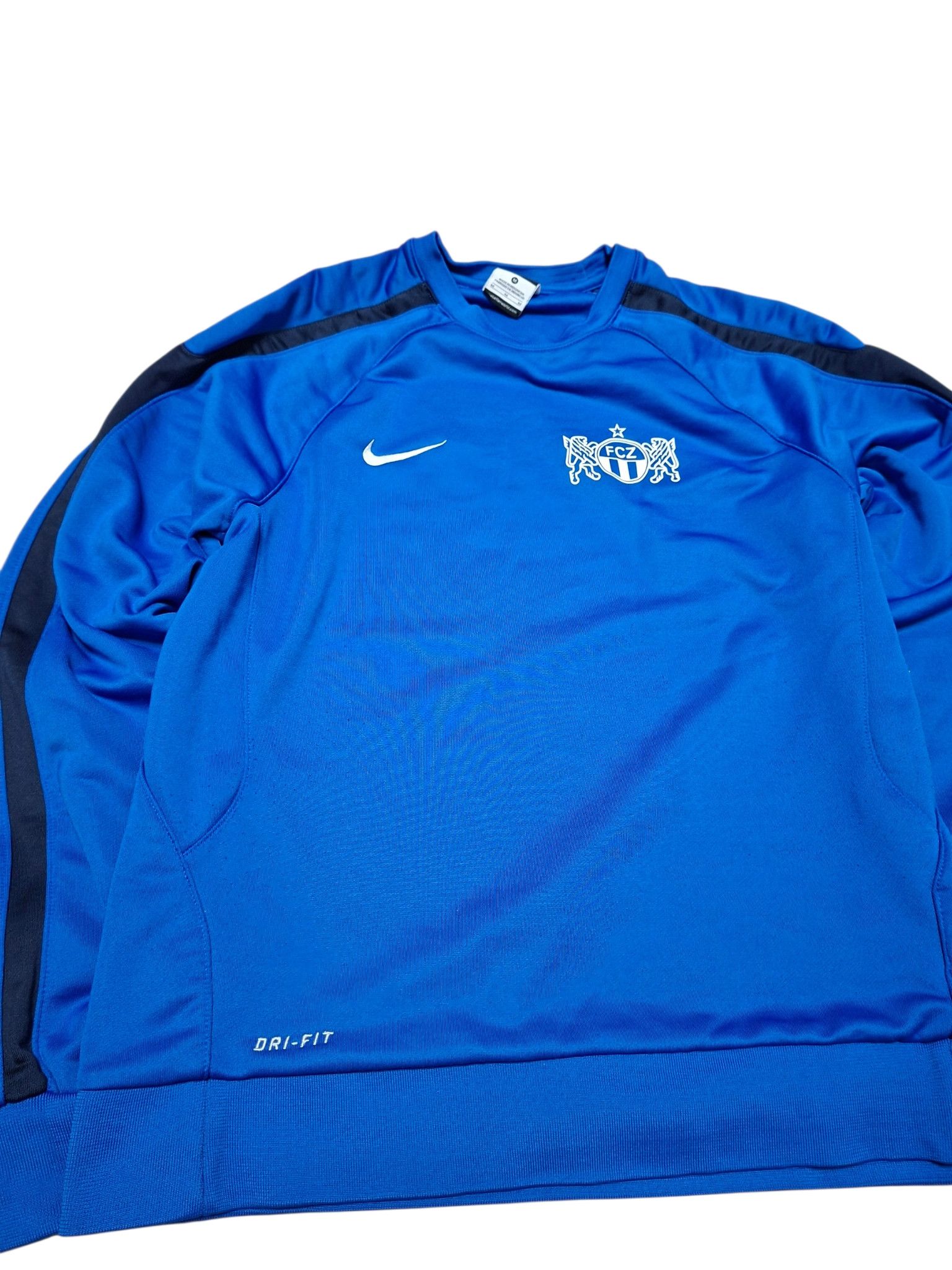 Nike ZURICH NIKE VINTAGE 2011 SWITZERLAND SOCCER SWEATSHIRT Size US M / EU 48-50 / 2 - 2 Thumbnail