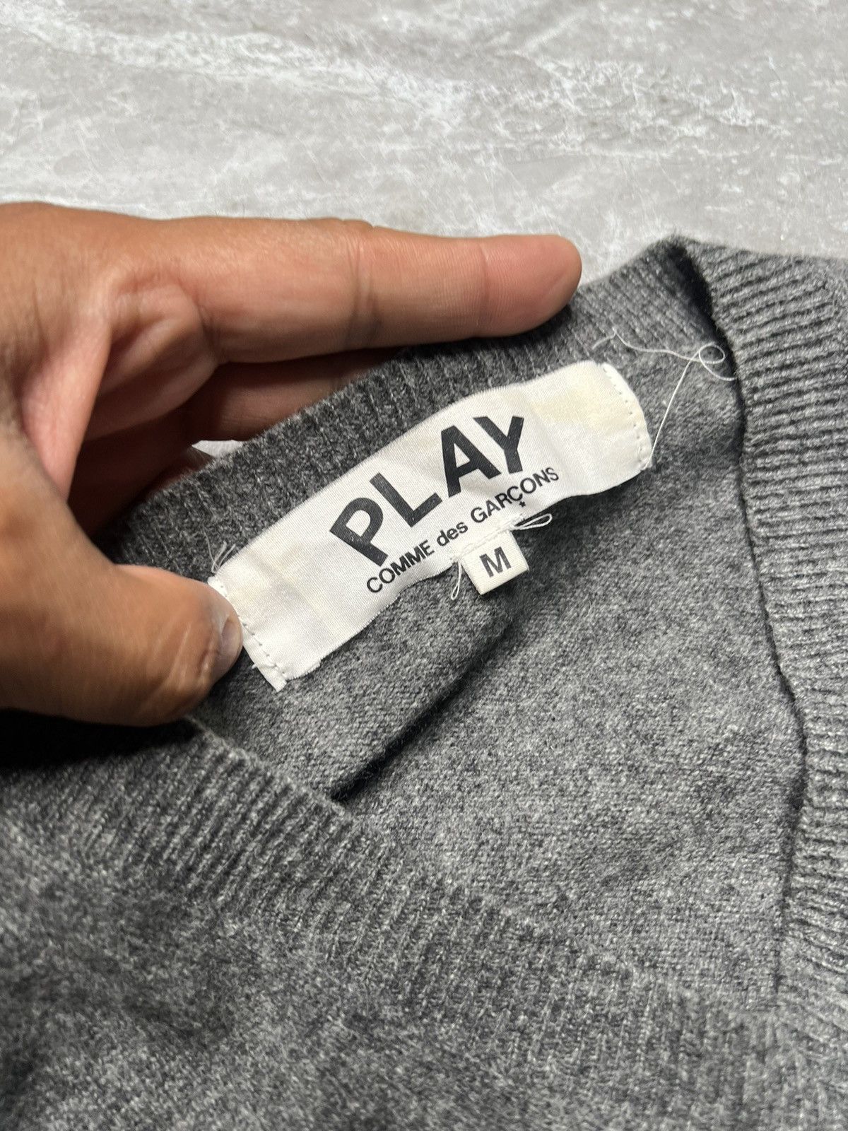 Comme des Garcons PLAY Play CDG F/W 04 Chest heart Logo Wool Sweater Size US M / EU 48-50 / 2 - 6 Thumbnail