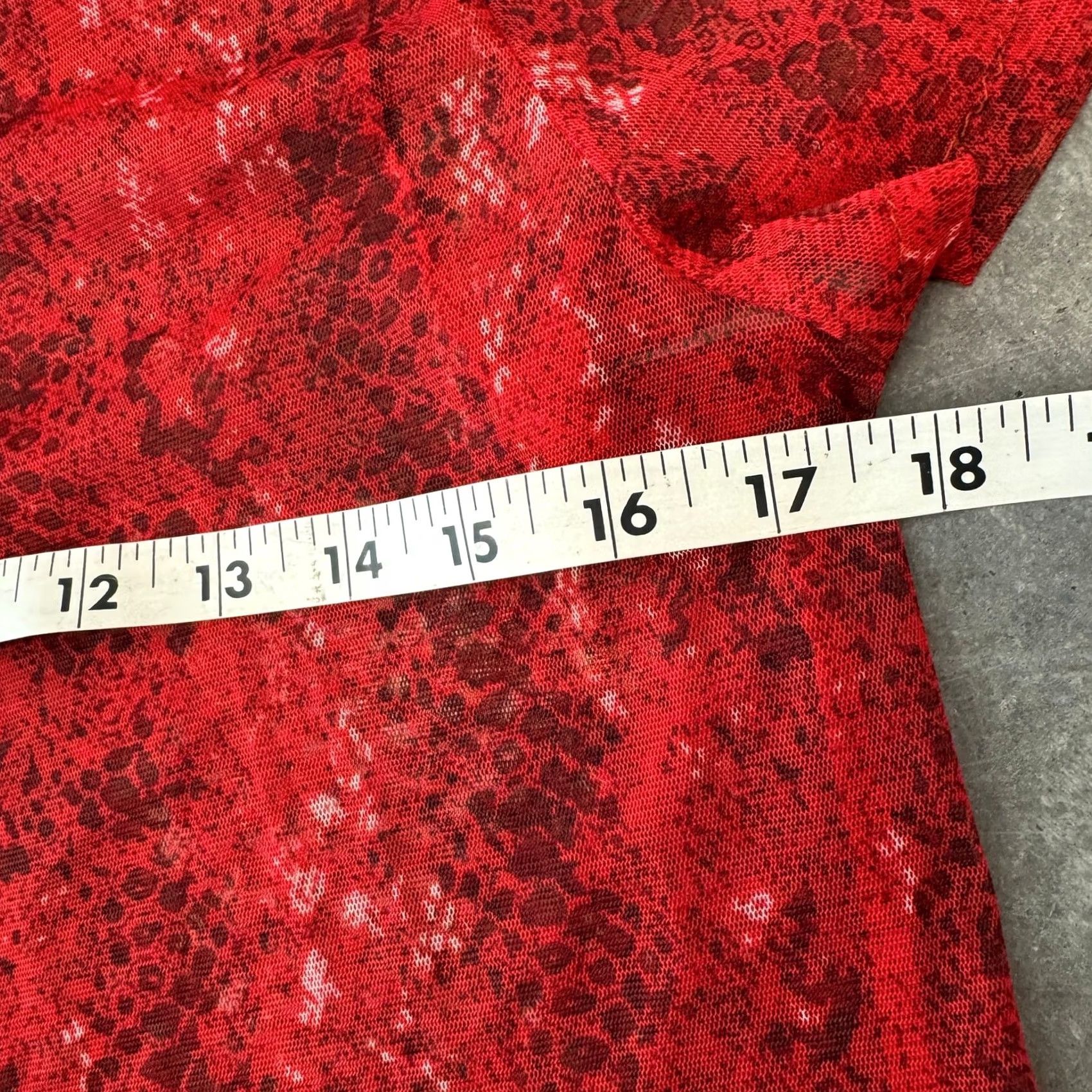 Vintage VINTAGE Vero Moda Blouse Women M Red Snake Animal Print Micro Sheer Casual Tee Size M / US 6-8 / IT 42-44 - 4 Thumbnail